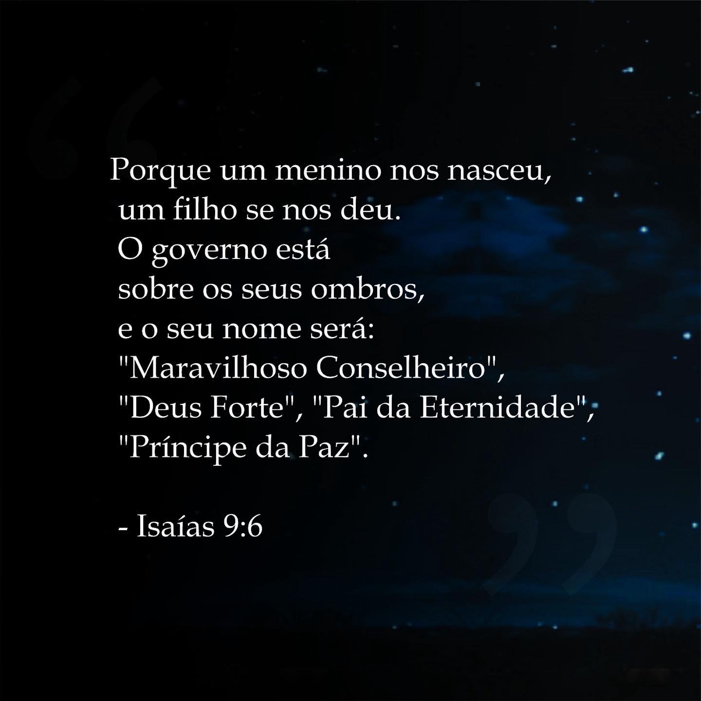 Como terá sido o primeiro Natal?
Luzes, presentes, muita comida, música, família e amigos reunidos em casa... é mais ou menos assim que costuma ser o Natal, hoje em dia, não é? Mas já imaginou como foi o 1º Natal?
Provavelmente foi muito diferente. Não havia um lar, nem um jantar com muitas coisas gostosas, nem muita gente por perto. Jesus nasceu e o mundo não lhe fez uma grande festa. Mas o céu se alegrou, a presença de Deus os confortava, as estrelas festejavam no céu e muitos anjos cantavam louvores! Aleluia! Jesus, o melhor presente, a alegria dos homens nasceu! Vamos ver então como foi o Natal mais espetacular, pois nasceu o Salvador do mundo! O maior e melhor presente o mundo poderia alguma vez ter recebido!
Deus amou tanto o mundo que enviou Seu próprio Filho para vir aqui nos ajudar. No Seu plano, Ele escolheu uma moça chamada Maria, para ser a mãe de Jesus. Maria ainda não era casada. Ela ficou grávida, de forma milagrosa, através do Espírito Santo. Maria tinha um noivo chamado José, um rapaz que também confiava em Deus. Pouco antes de ganhar o bebê, eles tiveram que fazer uma viagem até Belém, a sua cidade natal.