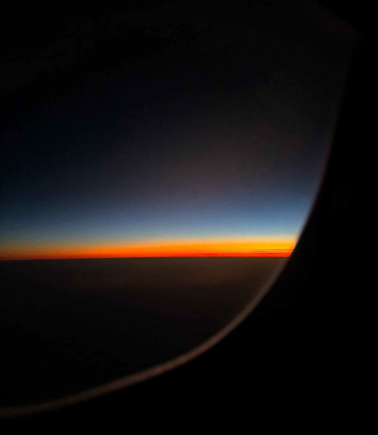 #onedayfor
#sunrise
#morninglights
#FCO_BKK
#newchapter
#bangkok🇹🇭