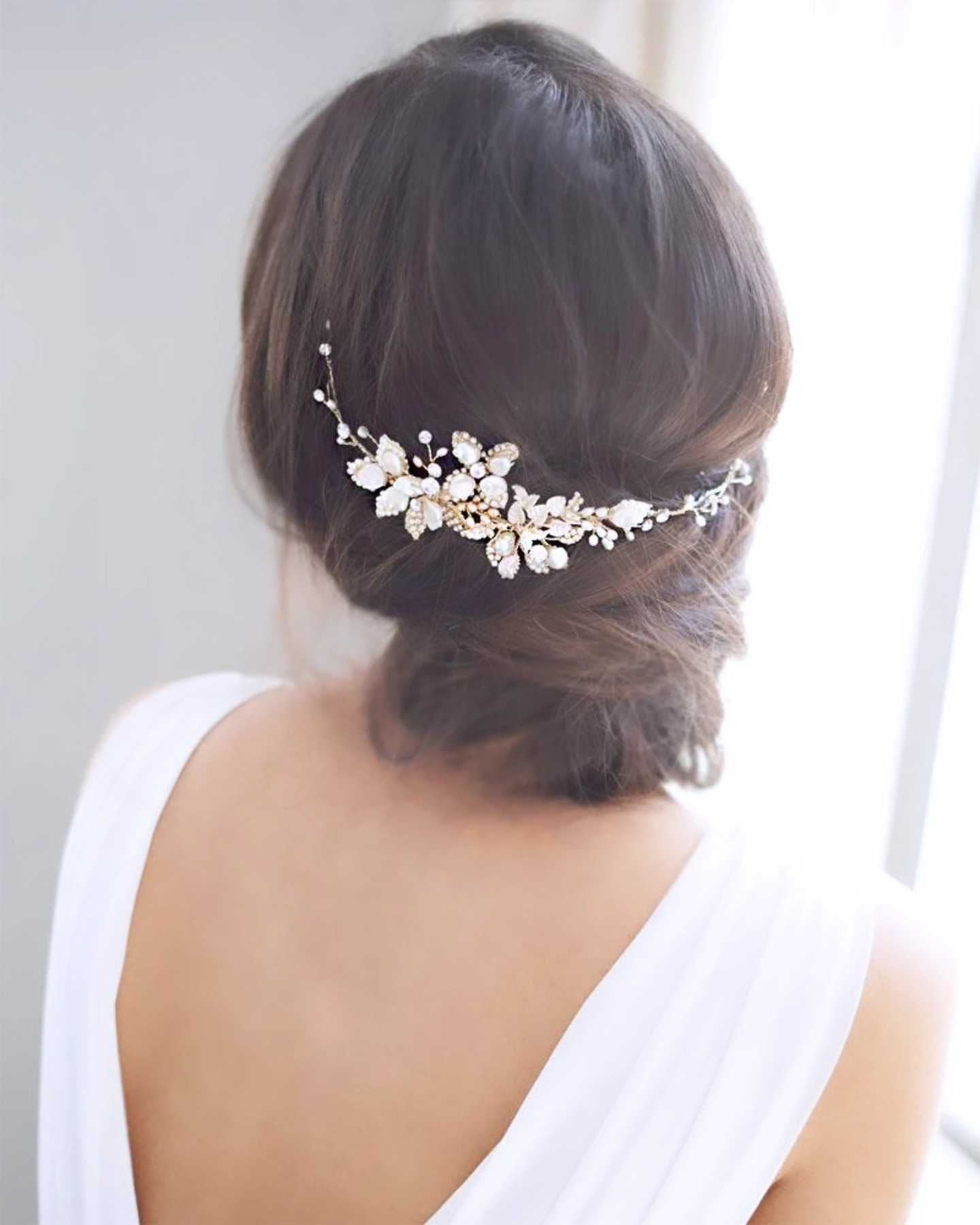 Un Magnifique choix de bijou de cheveux, qui s'intègre parfaitement dans le chignon
✨ Bijoux de chez MP Mariage Précieux Paris
#ornementcheveux #accessoirecheveuxmariage
#bijoucheveux #bijoumariée
#AudreyElP #chignonmariage #chignonbasdenuque