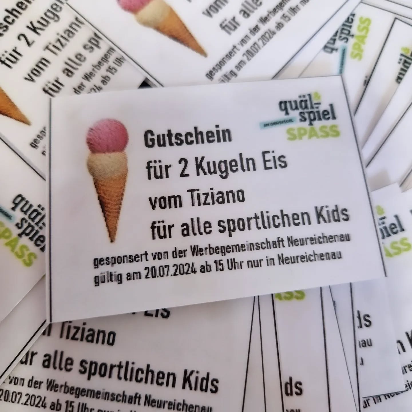 Hier sind sie! 🤩 ☀️🍨
Unsere Eisgutscheine sind fertig und warten auf unsere sportlichen Kids am Tag des Sports 🏅
Jedes Kind das beim Spielspaß oder beim Kids Race 2024 teilnimmt, bekommt zum Schluss diesen tollen Eisgutschein und kann sich beim Tiziano der am 20.07.2024 ab 15 Uhr in Neureichenau vor Ort ist, sein Eis schmecken lassen🍨😋☀️
@gelateria_tizianodamiano
@dreisesselgemeinde
#tagdessports #sportveranstaltung #quälspass
#quälspassamdreisessel #spielspaß #spielstation #kidsrace #kids #kinder #dreisesselberg #dreisessel #dreisesselgemeinde #tiziano #eis #gutschein