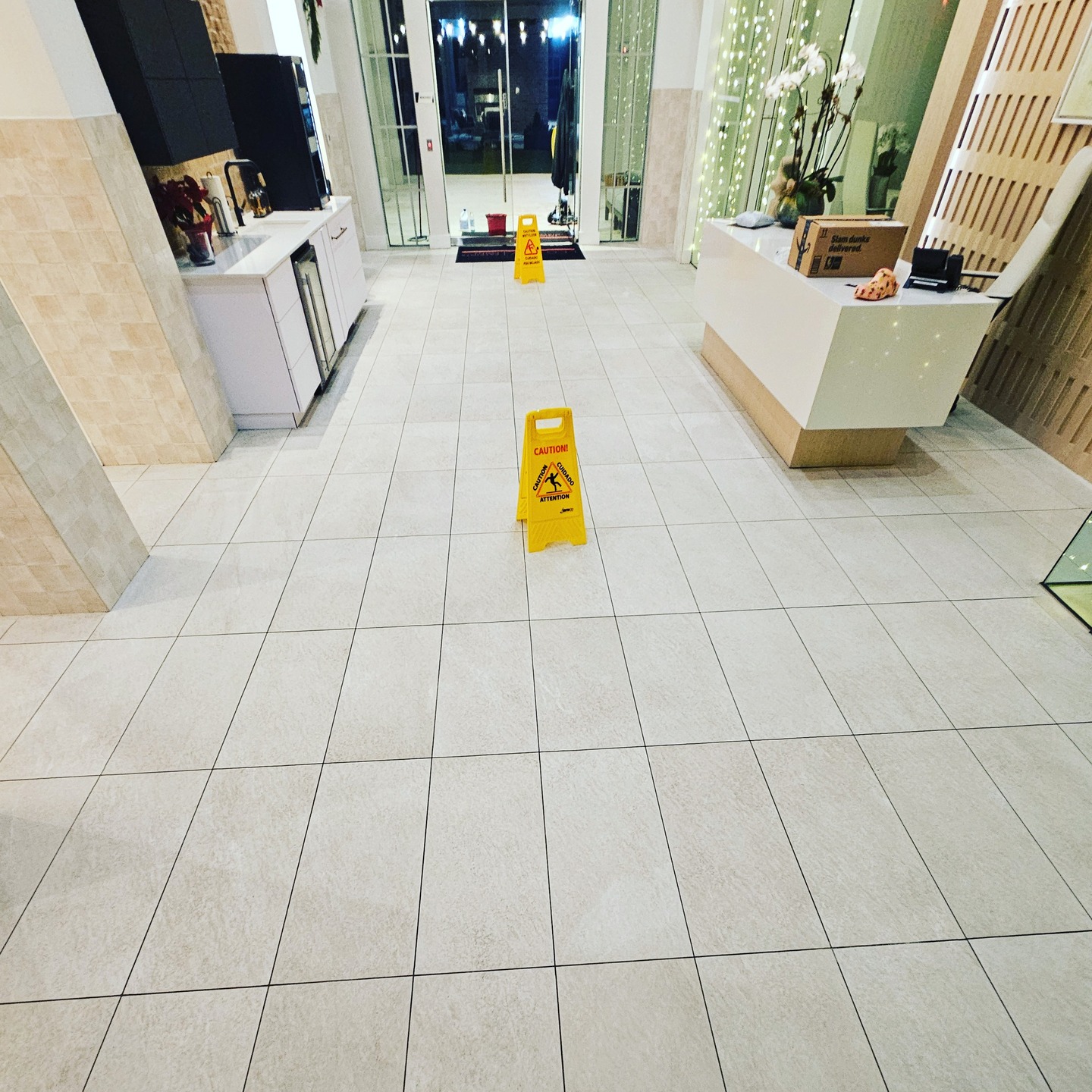 Good morning! This Mount Pleasant leasing office clean, beautiful & ready to go! ❤️💯😊 #CommercialCleaning #BestCleaners