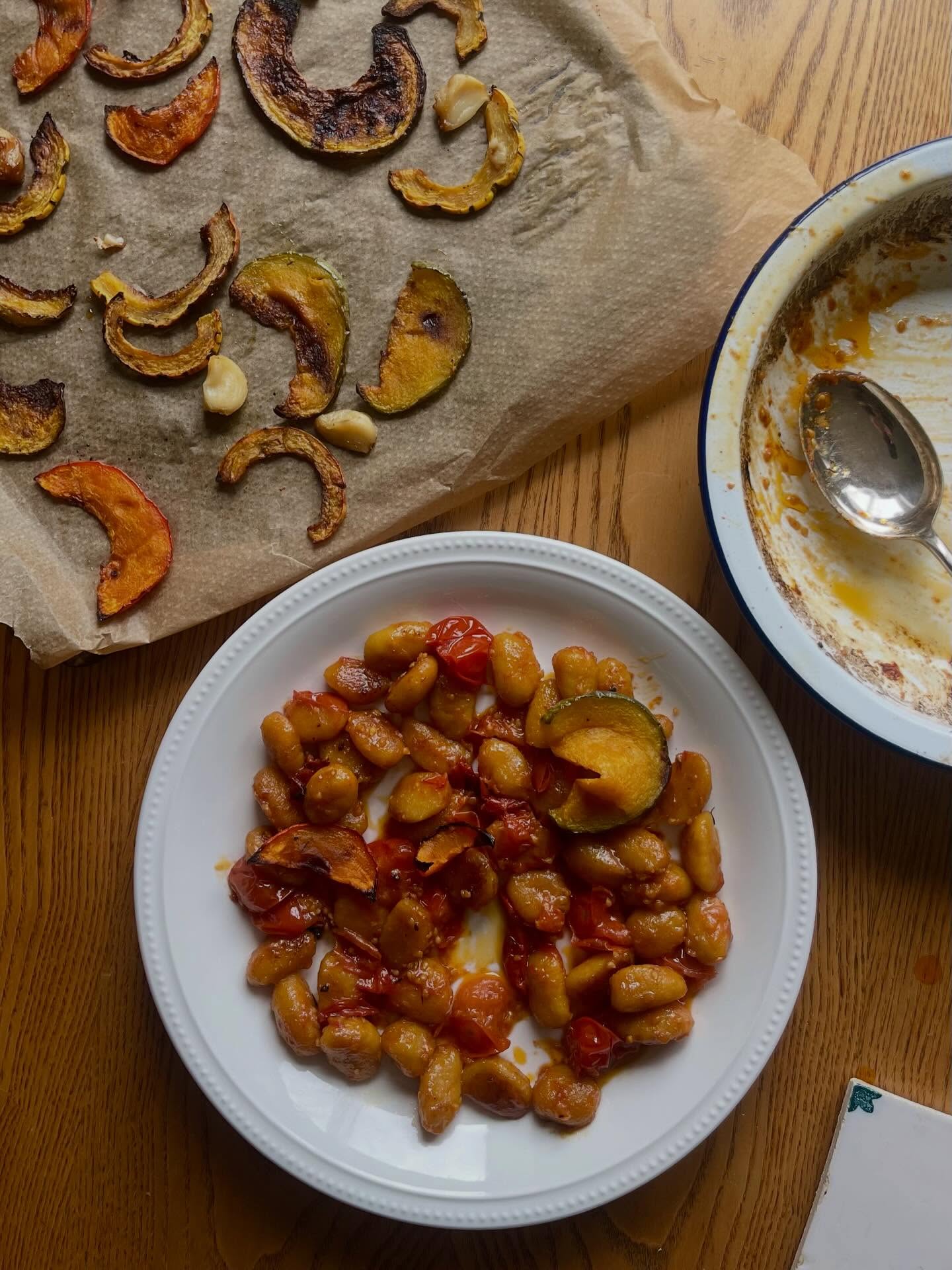 Bringing this back🧡
Pumpkin Gnocchi with roasted tomatoes and squash
Four months on and we still can’t get enough of our Pumpkin Gnocchi. This dish is so easy and FULL of flavour.
Here’s the recipe:
Serves 2
You’ll need:
Sunny & Luna Pumpkin Gnocchi
400g tomatoes (cherry on the vine if possible!)
1 small squash, sliced into thin half moons
Extra Virgin Olive Oil
Salt & Pepper
Preheat the oven to 180 celsius fan while you slice up the squash into half moons. Place into a large mixing bowl and add oil, salt and pepper until lightly coated.
Lay out on a baking tray and bake for around 20 minutes or until the squash is soft and starting to crisp up at the edges.
Meanwhile, place the tomatoes in a baking dish with some salt and olive oil. Cook for 10 minutes until they’re starting to soften. Add the gnocchi and mix well to coat with the oil and tomato juices. Bake for a further 10-12 minutes until the gnocchi is soft and the tomatoes are breaking apart.
Plate with the pumpkin slices, top with a little parmesan and pepper, and eat while hot!