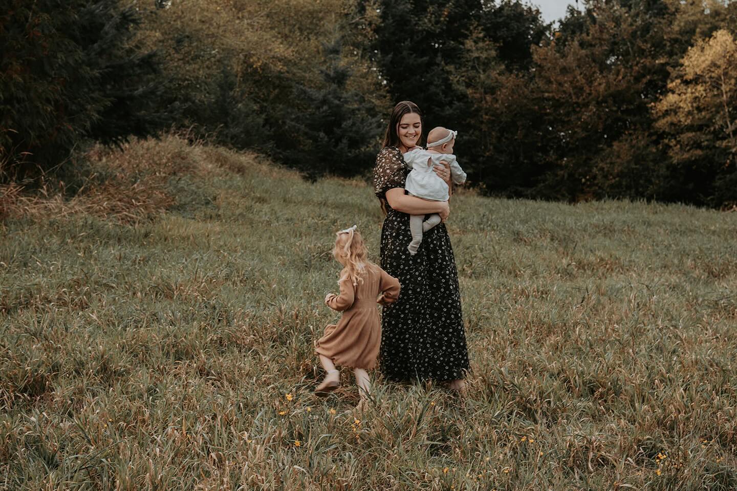 Happy New Year !! I hope you all had a restful Christmas and New Years, I hope you felt loved and supported in whatever season you’re in and all that comes along with it🤍 I am so excited for what 2024 holds for all of the families I come across this year as I get back into the swing of things🫶🏻
Photos credits to the lovely @_laceyjaephotography