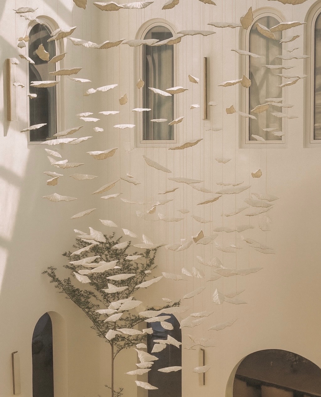 Moments of wonder
ꓚ I T I ꓛ
Design studio: @DOraTokaiDesigns
Projects: Various
#DoraTokaiDesigns #ArtfulMinimalism #LuxuryInteriors #ArchitecturalInteriors #DesignWithIntention