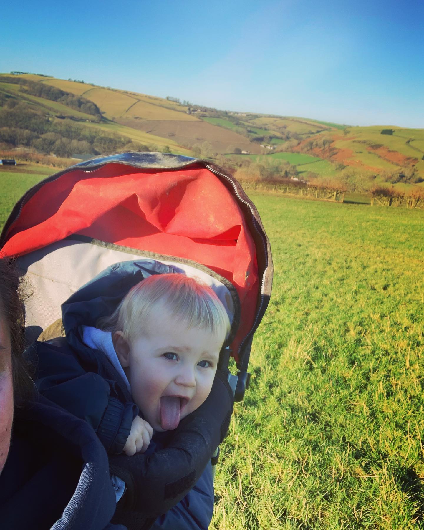 Walking in the winter sunshine with your little ones is so good for the soul 🥰
#wintersun #wintergetaway #familytime #winterholiday #getoutdoors #goodforyoursoul #sunshine #soakupthesun
