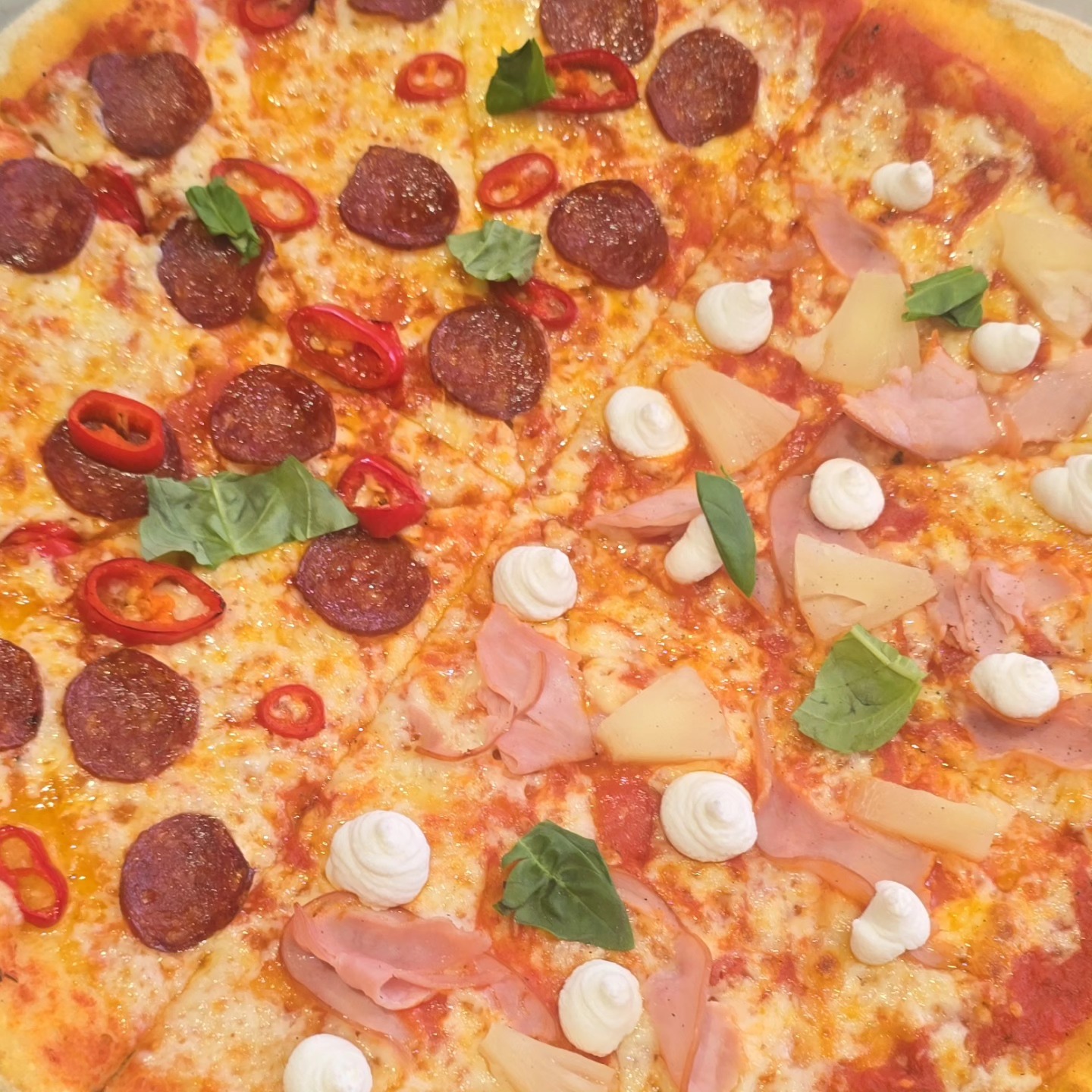 ⚽️ WATCH THE LIONESSES ROAR! 🦁
Join us this Sunday at DoughDaddy Streatham as England takes on Spain in a showdown you won't want to miss! 🇬🇧🇪🇸
🍕 Exclusive Matchday Offer:
Buy any pizza, get a FREE drink! 🍻🥤
2-for-1 cocktails at halftime 🍹🍹
📍 Big screens, amazing vibes, and the best pizza in town.
⏰ Kickoff at 17:00 – Come early for the best seats!
Bring your mates, wear your kit, and let's cheer on the Lionesses together 💪🏽
📍 @DoughDaddyuk
#ComeOnEngland #Lionesses #WomensFootball #PizzaAndFootball #StreathamEats #DoughDaddyVibes