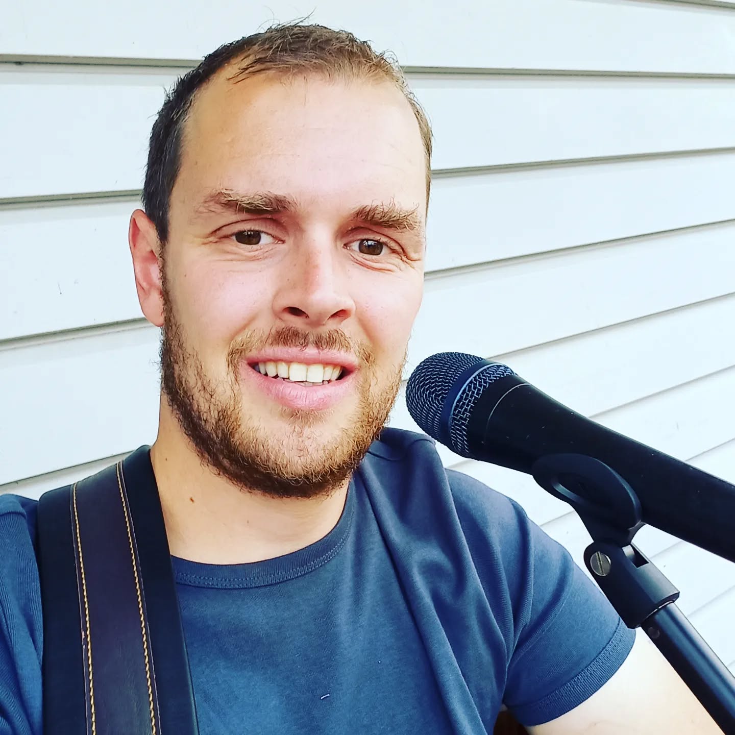 Vanavond speel ik bij It Foarûnder op het terras!🎤🎵
Vanmiddag samen met Lotte gespeeld langs de route van de Marathon van Sneek!