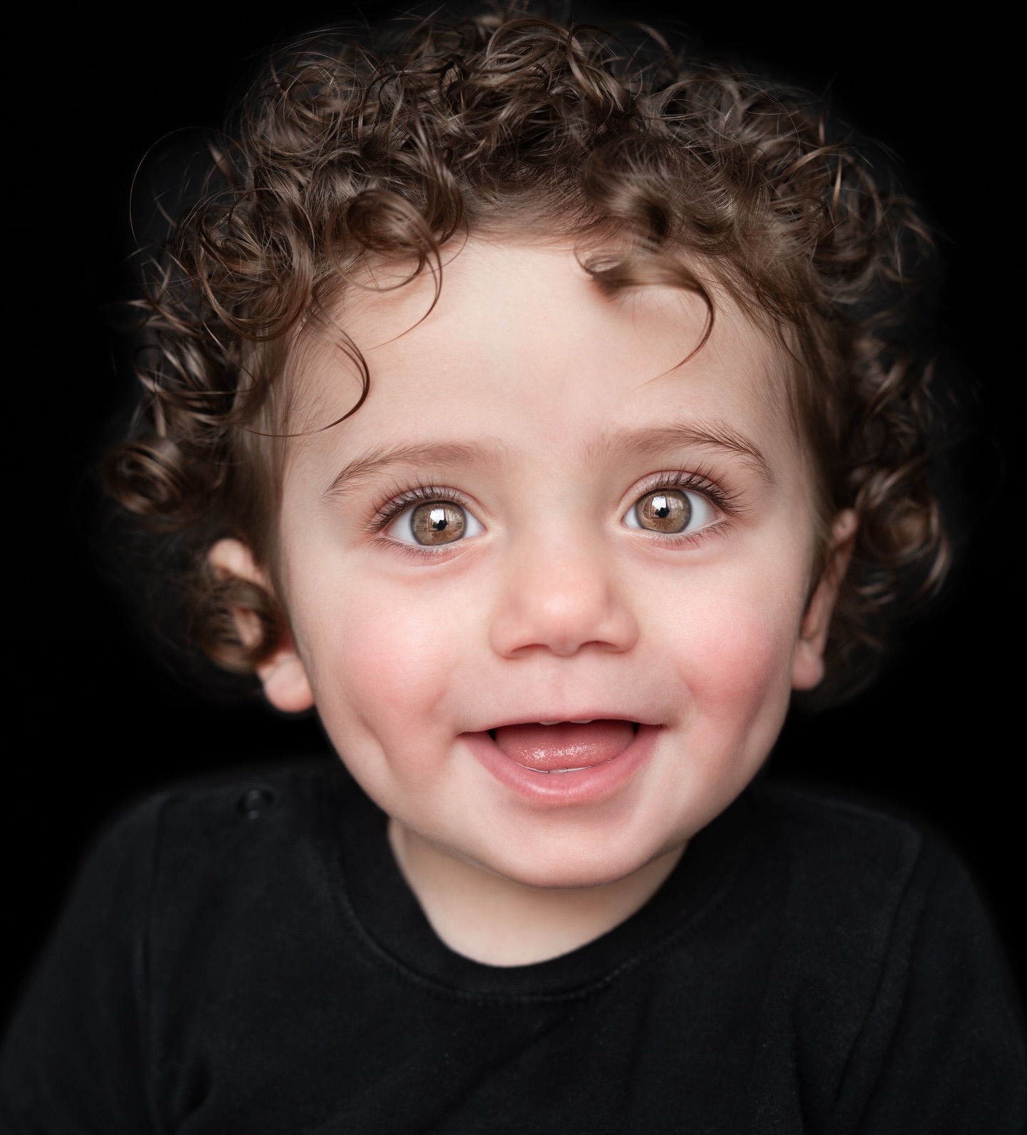 Miran ๐ค๐ธ..
Twee fotoโs, twee vibes โจ. In mijn shoots is er ruimte voor alles: lachen, stilte, chaos en echte emoties.
Swipe ๐๐ผ Welke foto vind jij leuker?