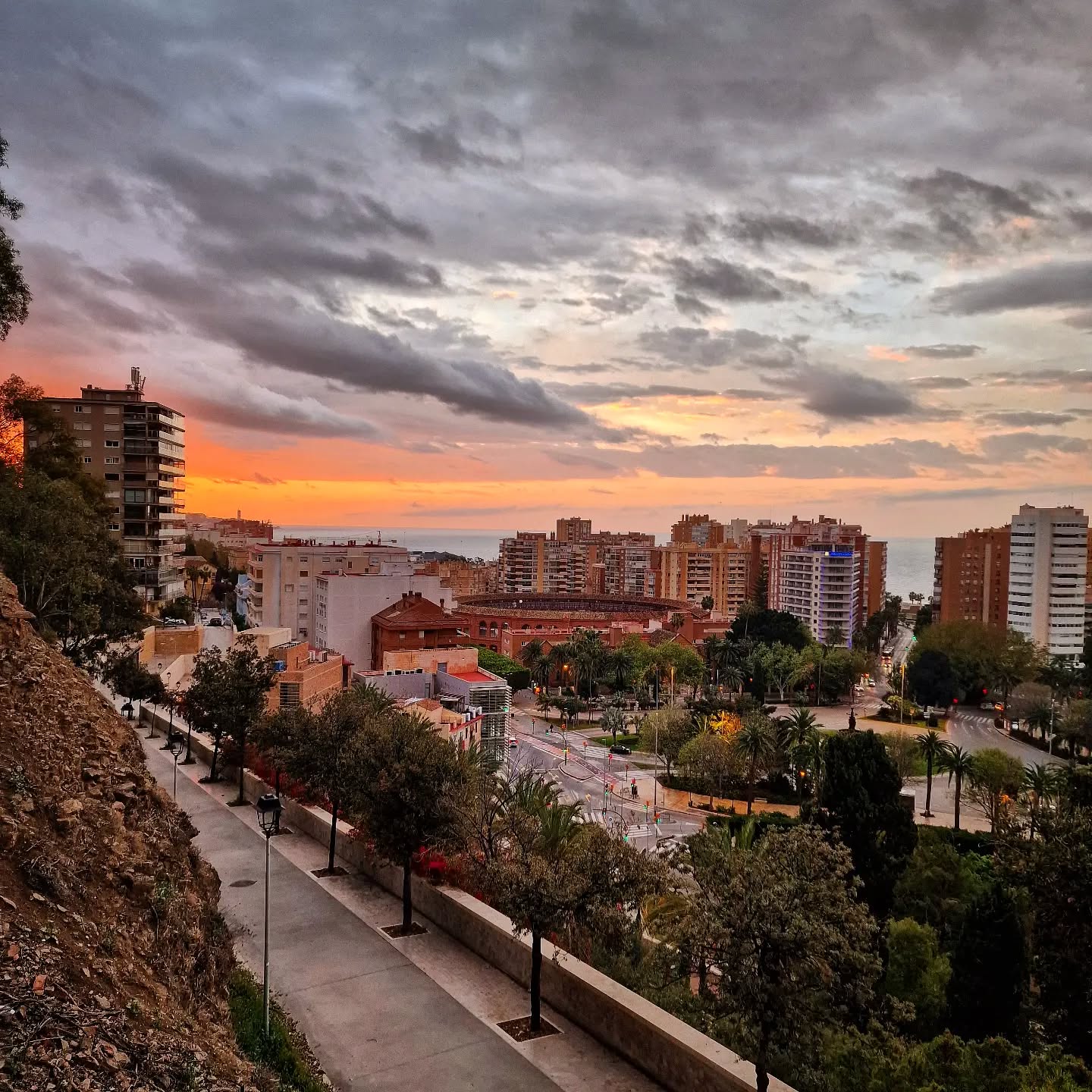 Buenos días Málaga ⭐️
.
.
.
.
.
.
#lovingmalaga #malaga #malagalife #malagaturismo #malagaspain #málaga #malagatoday #andalucia #ckmalagalife #ok_malaga #ok_andalucia #españa #spain #estaes_malaga #visitspain #visitmalaga #costadelsol #ok_spain #photosofmalaga #malagaconacento #spain_all_pics #lateandalucia #summervibes #travel #travelphotography #livelovespain #latemalaga #enamoratedemalaga #objetivoandalucia #latildedemalaga
