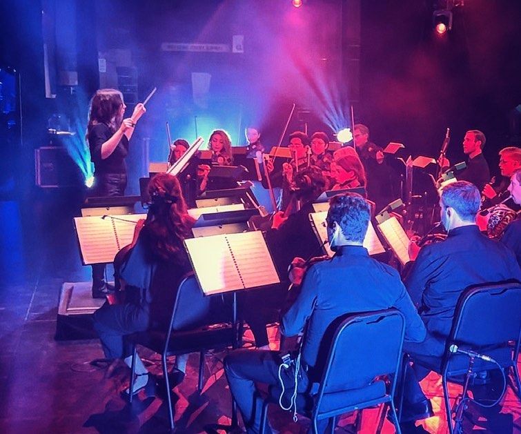 The gig ✨
•
•
•
•
•
@ourplanetinconcert @ourplanet @netflix #conductor #concert #orchestra #stage #stagelighting #music #musicdirector #conducting #tour #touring #touringmusician #musician #ourplanet #tourlife #gig #gigphotography #backstage #backstagephoto #tourlife #concertphotography
