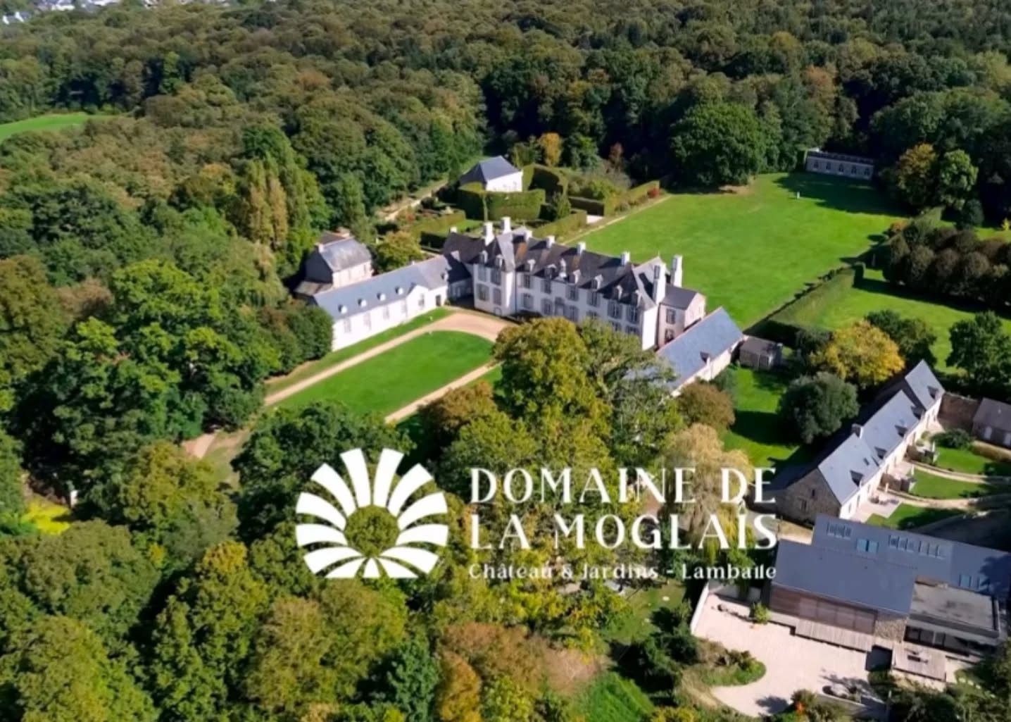 Voici le magnifique domaine de la Moglais ✨
Notre lieu d'accueil pour le stage "suivre sont rythme"
du 20 au 22 mars 2026.
Entre nature et charme, le domaine offre un espace serein et propice au ressourcement 💆🏼♀️
Avec un peu de chance, les magnifiques cerisiers seront en fleurs à notre venue 🌸🌸
Je vous garde quelques surprises en ne vous révélant pas de photos du gîte, ni de la salle...
Merci au @domainedelamoglais de nous accueillir pour ce stage entre bien-être et culture polynésienne.
Je vous parle très bientôt de notre intervenante pour l'atelier du dimanche 🙏🏼
Stage de Ressourcement : "Suivre son rythme"
🔸 20 au 22 mars 2026
🔸 Domaine de la Moglais, Lamballe, Bretagne
🔸 Hébergement et pension complète : 235€
Inscription 👇🏼
🔸teorimataa@hotmail.com
🔸www.teorimataa.com
🔸06.29.60.10.30
🔸en MP sur les réseaux insta / facebook
#domaine #stageressourcement #culturepolynesienne #calme #nature
© Domaine de la Moglais