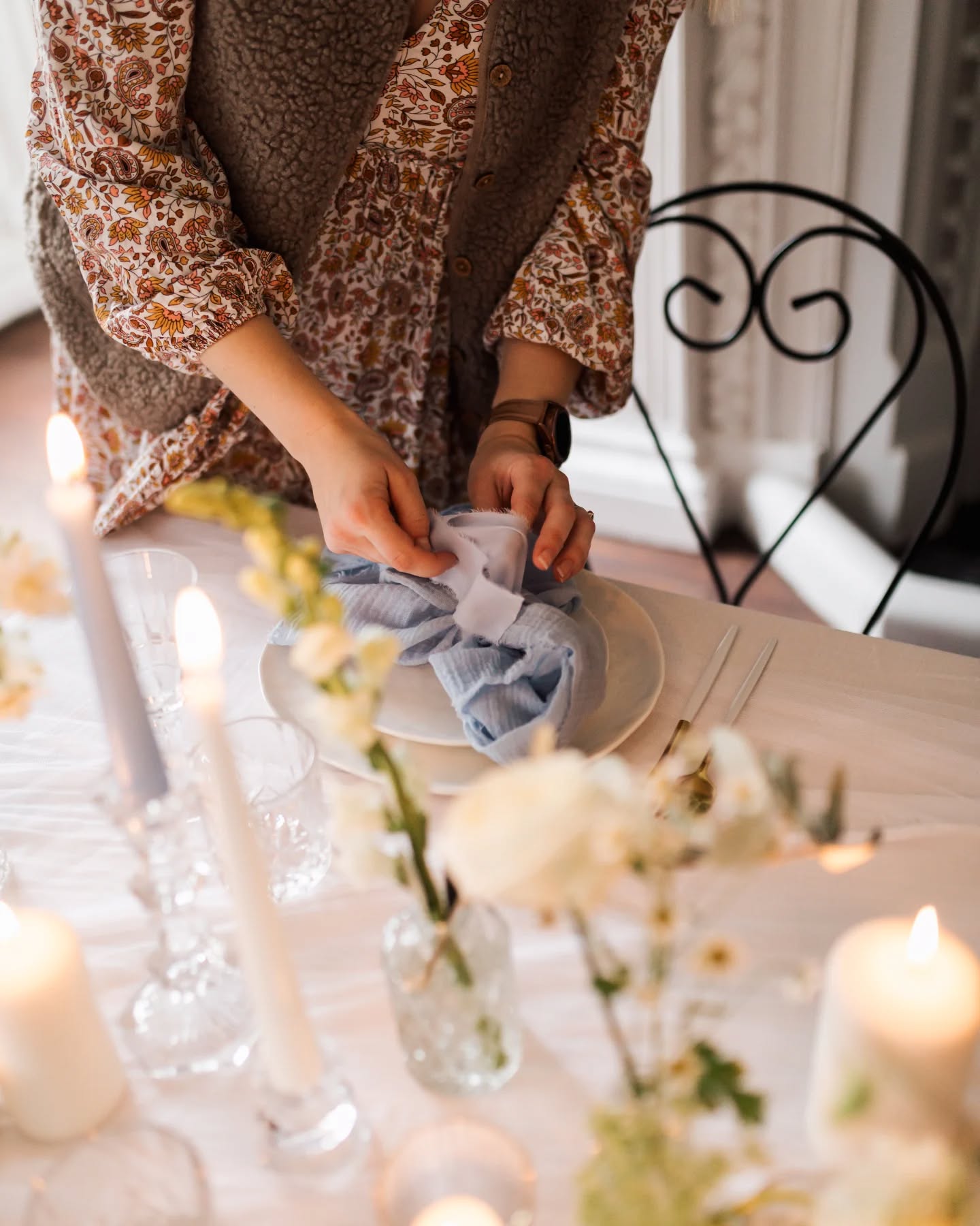 Getting a stylist involved in your day can not only take the pressure off you & your family and friends running around trying to get everything set up, but also save you money with hints and tips about how to reuse items throughout the day, what's worth spending money on to create the biggest impact and also make you think about little details you might not have even considered.
We have a couple of different styling packages from just set up through to full wedding design, depending on your requirements and budget.
If you are keen to find out more, drop us an email to arrange a video call where I can take you through these in detail. We still have some summer/autumn 2025 availability and our 2026 books have just opened too.
Photo @phoebesarahphoto
Florals @willowandbudfloristry