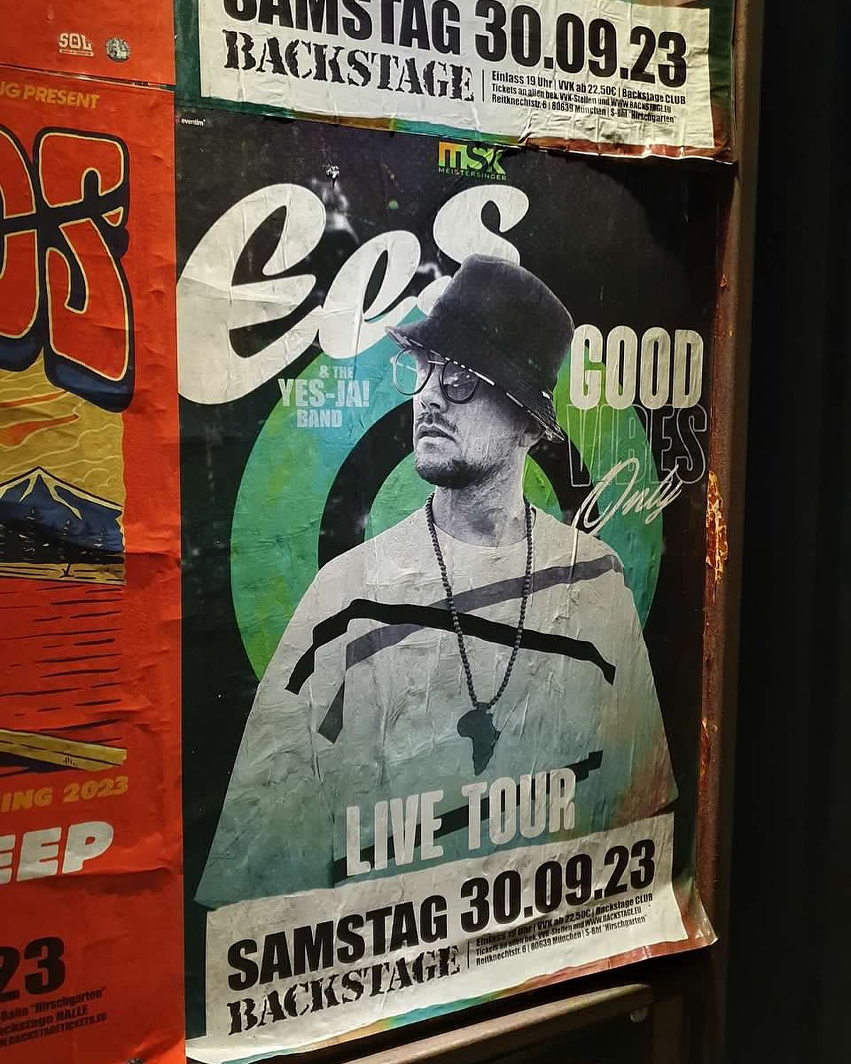 Habt ihr schon ein Tourplakat entdeckt? Danke an @donaudream fürs Bild. 🙌 #ees #goodvibesonlytour #yesjaband #namflava 🇳🇦🎶