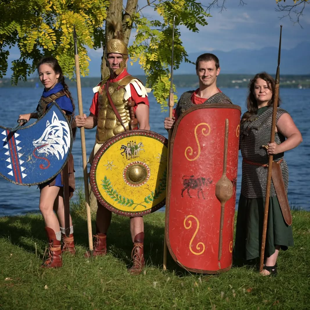 Puissants soldats romains, fière gauloise ou farouche amazone?
Choisissez votre champion (-ne)!
#histoireantique #escrimeartistique #histoirevivante #gauloise #soldatromain #amazone #combattant #spectacle #evenementiel