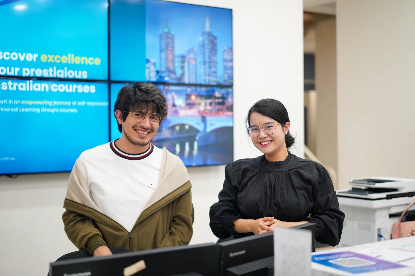 Recognize these friendly faces? 🥰 Meet Javier and Grace, our Student Support superstars! 🌟
Whether you've got questions or need assistance, they're always ready to help, so don't hesitate to reach out or simply say hello. 💬👋
#StudentSupport #SupportTeam #StudentServices #MelbourneTeam #MelbourneCampus #Melbourne #Australia #UEFamily #UniversalEnglish #UniversalLearningGroup