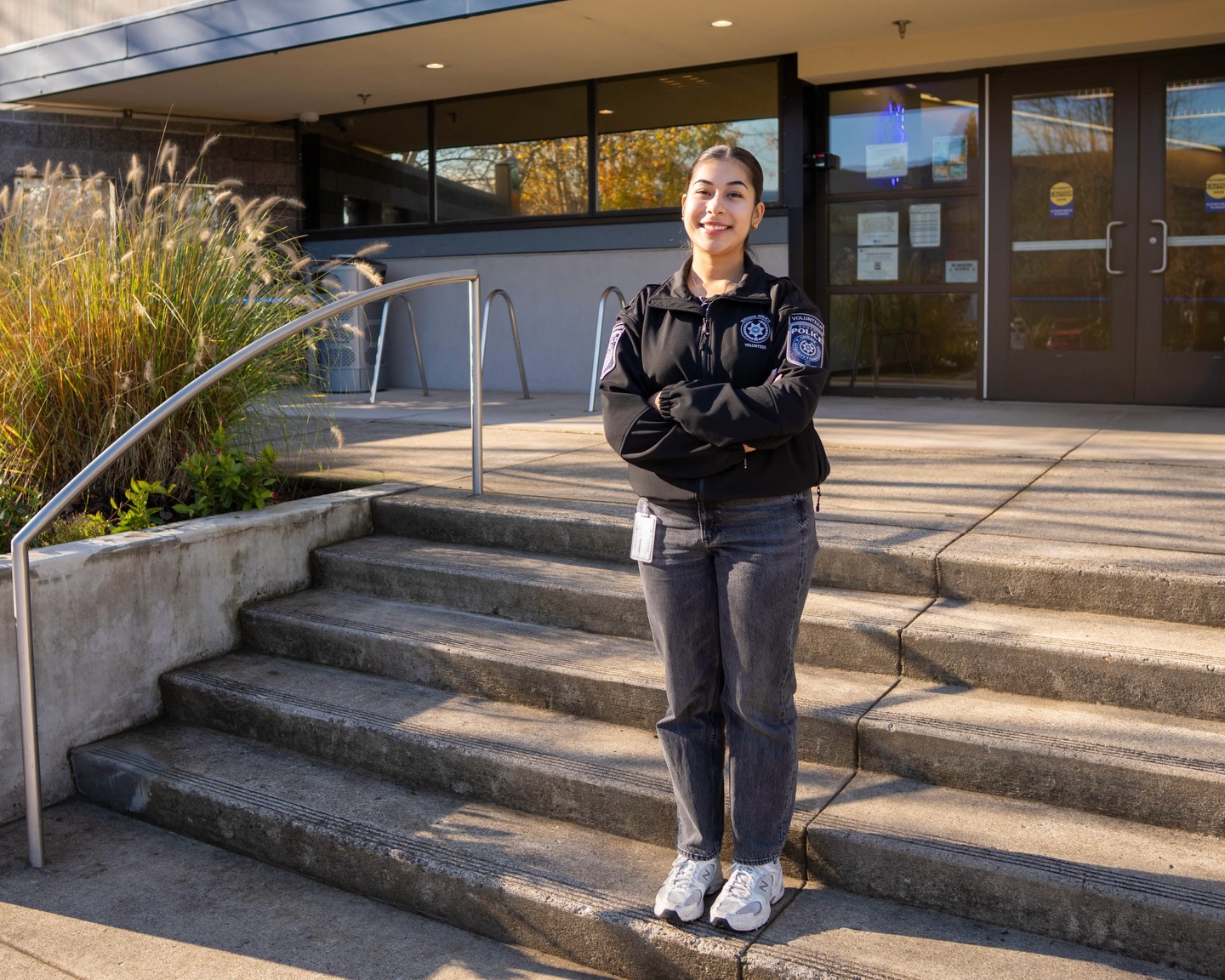 Noely Flores Fonseca ’25 gained real-world insight into law enforcement through her fall internship last year!
As a recent forensic psychology graduate, she worked alongside officers with the @eugenepolicedepartment, riding on patrol, engaging with the community, and learning what it truly means to serve and protect. Time spent connecting with local businesses during downtown patrols reinforced her understanding of how safety and trust are built between police and the community.
The internship allowed Noely to apply concepts from her forensic psychology coursework while developing professional skills such as communication, observation, and situational awareness. Most significantly, her experience with the Eugene Police Department brought clarity to her future goals in law enforcement, solidifying her desire to pursue a career as a police officer.
Reflecting on the experience, she encourages other students to approach internships with curiosity and initiative. “Look at the most random places,” she advised. “You never know where you can get an internship. Try to make the most of it, make good connections, and talk to as many people as you can.”
Great work, Noely!
Watch the video on our YouTube!
Read the full article on our website!