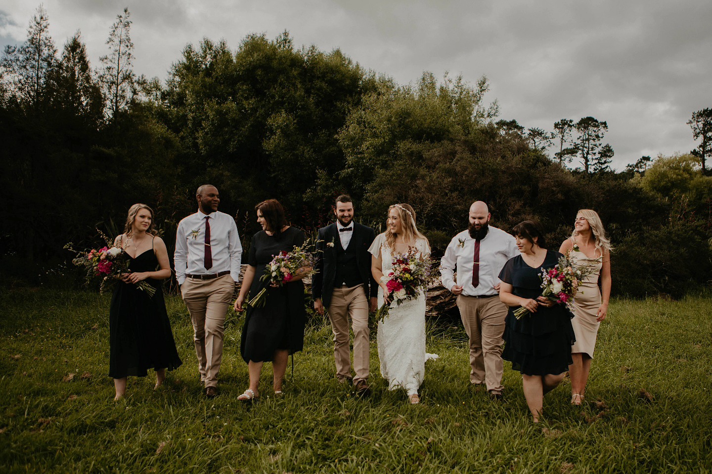 A walking bridal party shot is almost always mandatory 😍
#newzealandwedding #nzelopementphotographer #nzweddingphotographer #wellingtonweddingphotographer #wairarapaweddings #loveisintheair #lookslikefilm #loveandwildhearts #aucklandwedding