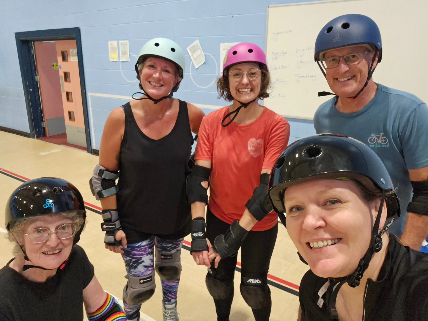 Teeny tiny group tonight made for loads of space to practice crossovers!
Everyone was awesome, as always! There were a few breakthroughs tonight where things just clicked! 😉
Join us for our last ad hoc session next week where the focus will be on backwards skating plus anything else attendees want to cover.
Tuesdays are ace 👌
#skatefitness #fitnesscanbefun #swansea #rollerskating #learntoskate #balanced #stickyskating #backwardsskating #crossovers ##IfYoureNotFallingOverYoureNotTryingHardEnough