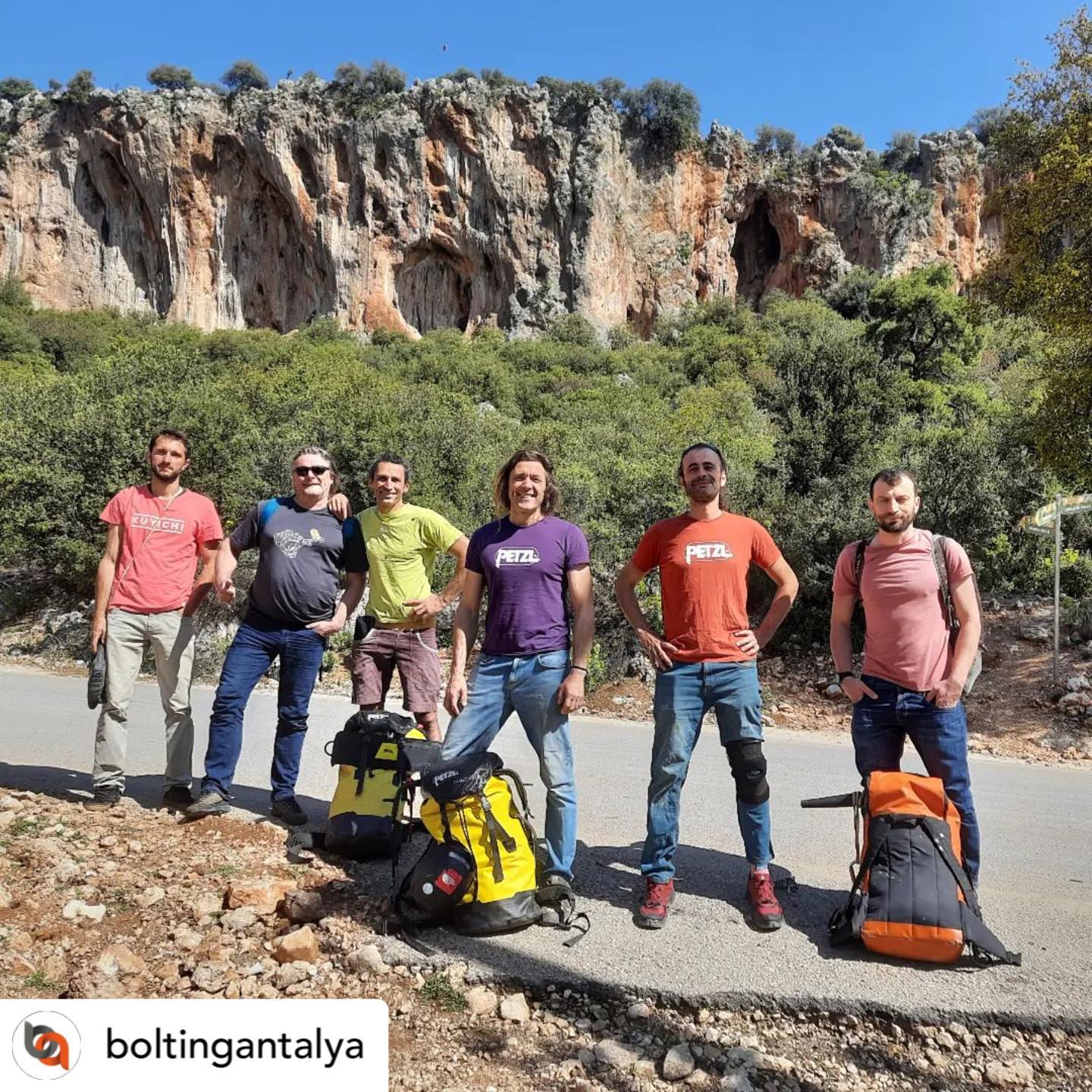 Bolting Antalya team is on fire! All routes in Gizli Bahce are rebolted + 7 new routes! 🔥🔥🔥
#öztürkkayıkçı @boltingantalya #rebolting #backbreaking