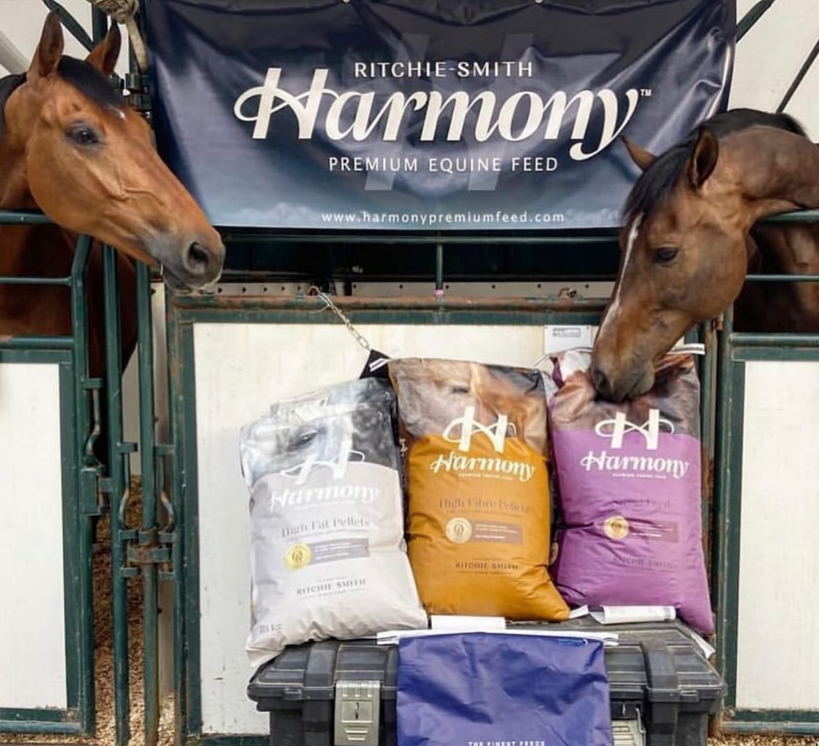 Thank you @harmony_rsfeeds and @rsfeeds your silent auction prize was picked up today but it’s lucky winner! 🏆 🐴❤️