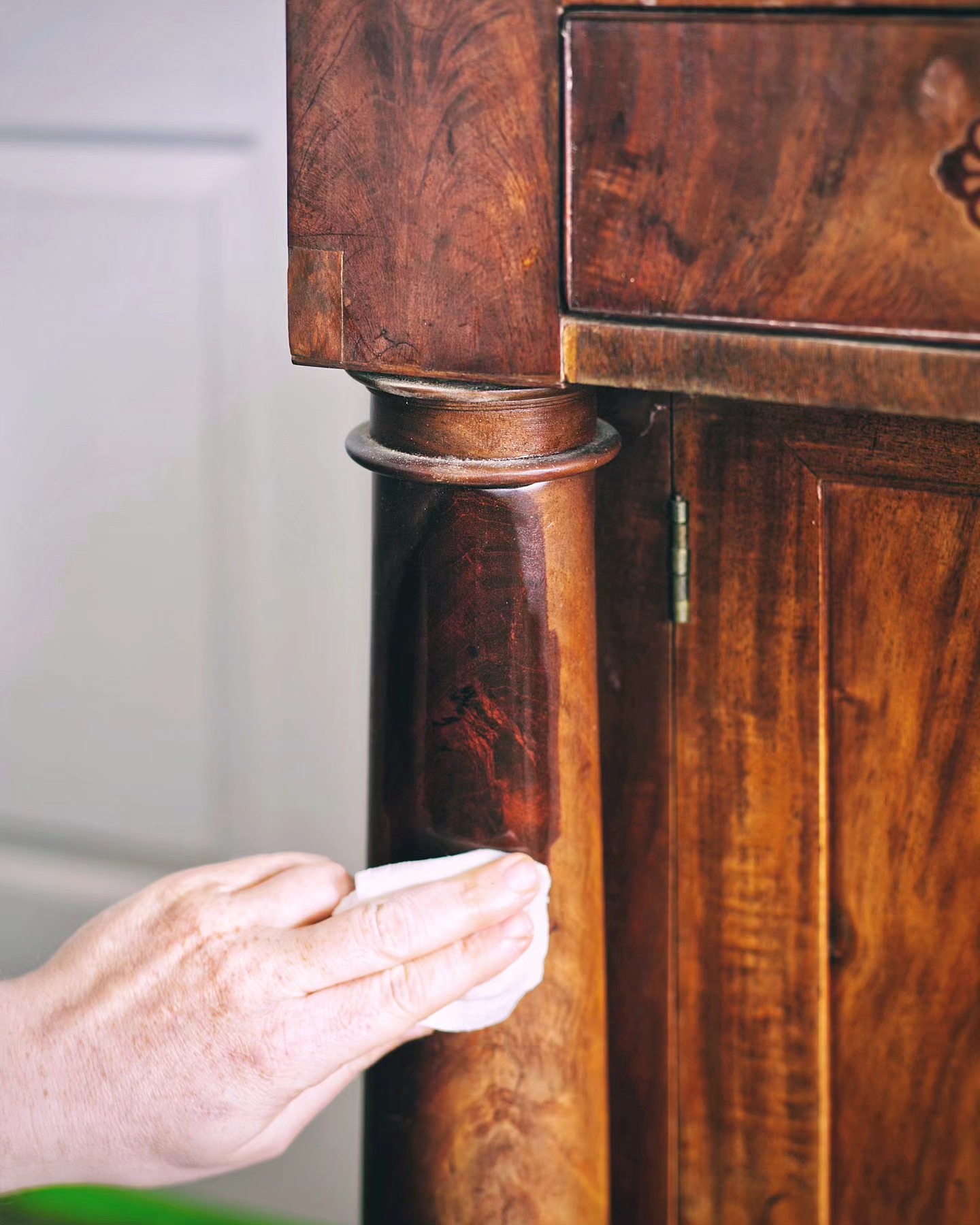 Oh, shellac...
Your ability to snap back to life will never cease to amaze me. Never change.
#furniturerestorer #furniturerestoration #shellac #shellacfinish #restoredinbaltimore