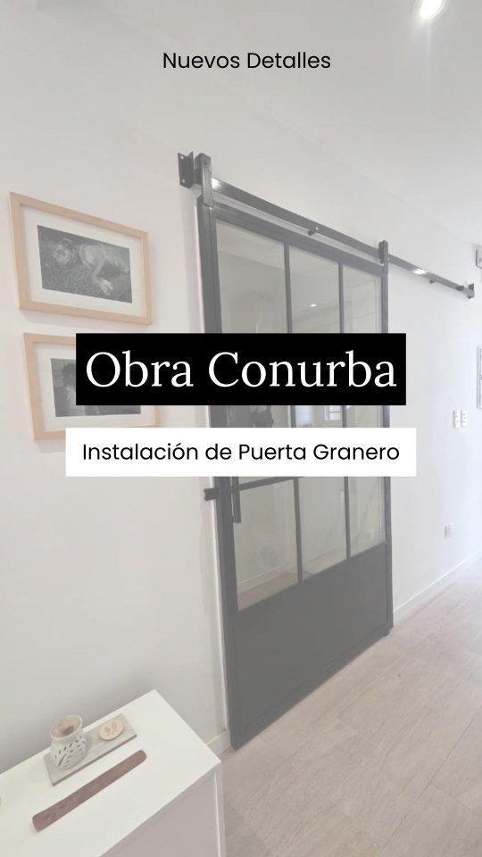 En 📍Obra Conurba con @ironfair.herreria seguimos sumando y cada detalle suma carácter al proyecto 🏡
Instalamos una nueva puerta granero realizada en hierro negro y vidrio repartido, una pieza que aporta diseño, funcionalidad y presencia al espacio.
Nos gusta mostrar el proceso, los materiales y las decisiones que transforman cada obra en algo único.
¿Tenés instalada una puerta como estas o te gustaría conocer más sobre la funcionalidad de este tipo de puertas? Dejanos tu consulta✉
Seguimos construyendo. Seguimos creando. 🏗️
#ObraConurba #AvanceDeObra #Arquitectura #DiseñoIndustrial #PuertaGranero HierroYVidrio DetallesQueConstruyen fdarquitectura