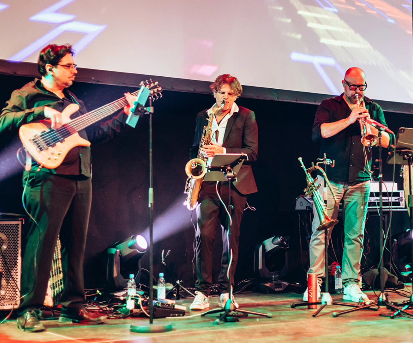 MUNICH SELECT BAND
Authentic, energetic, Live!!!
Our Team ❤️
#munichselect
#munichselectband
#liveband
#lives how
#showband
#musician
#corporateevents
#Veranstaltungen
#power
#music