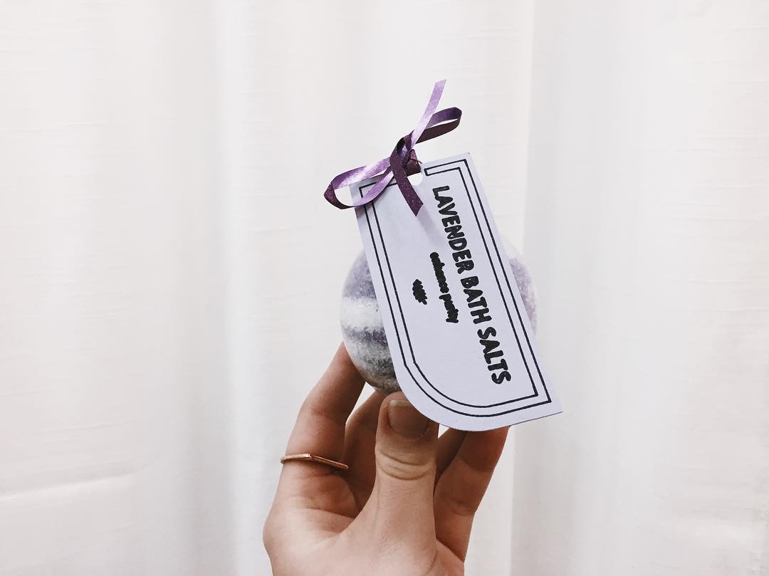 Looking for a cute little gift to show someone you care? Check out our Bath Salt Ornaments tomorrow at @bingemans between 10-4! Donโt miss out. ๐ฟ
.
#EnhancePurity #essentialoils #aromatherapy #naturalliving #healthyliving #bathsalts