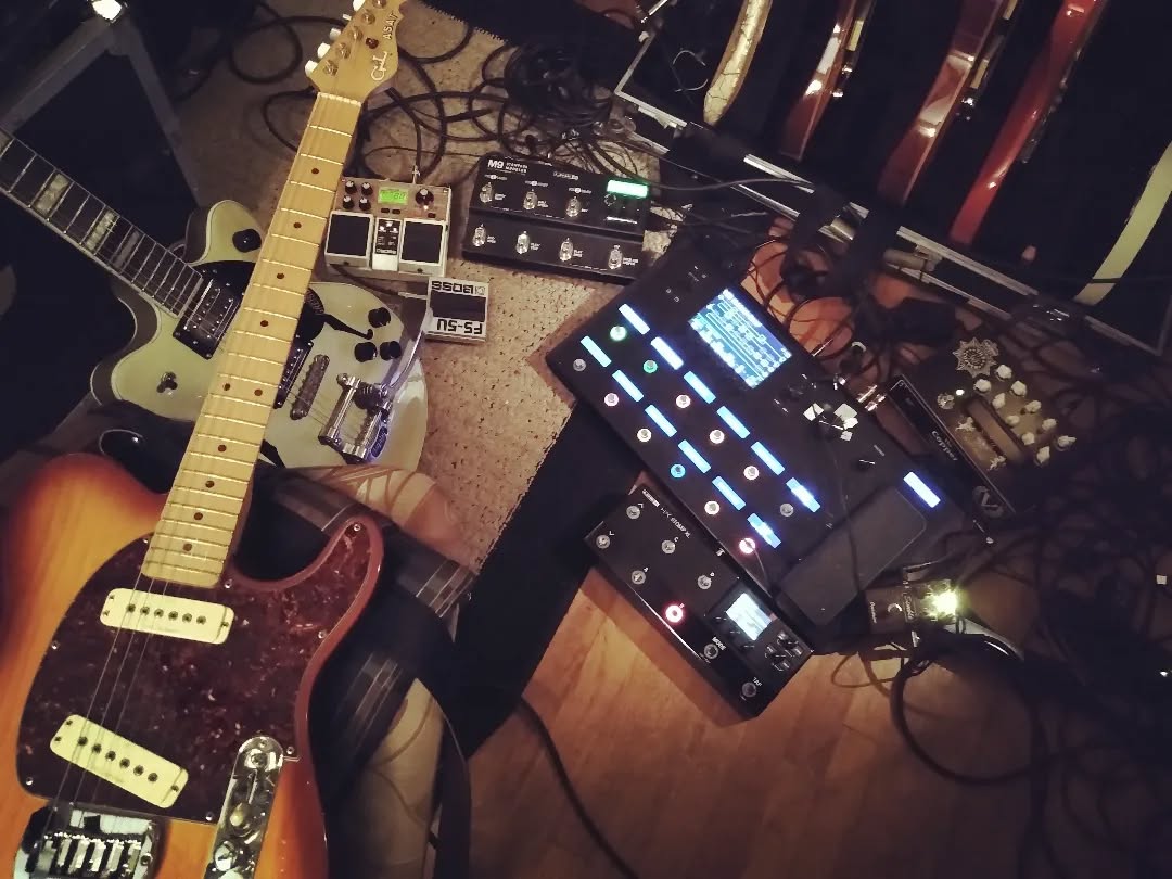 A bit mad scientist?
-
-
#guitartone #electricguitar #studio #recordingstudio #line6 #g&l #gretsch #guitar