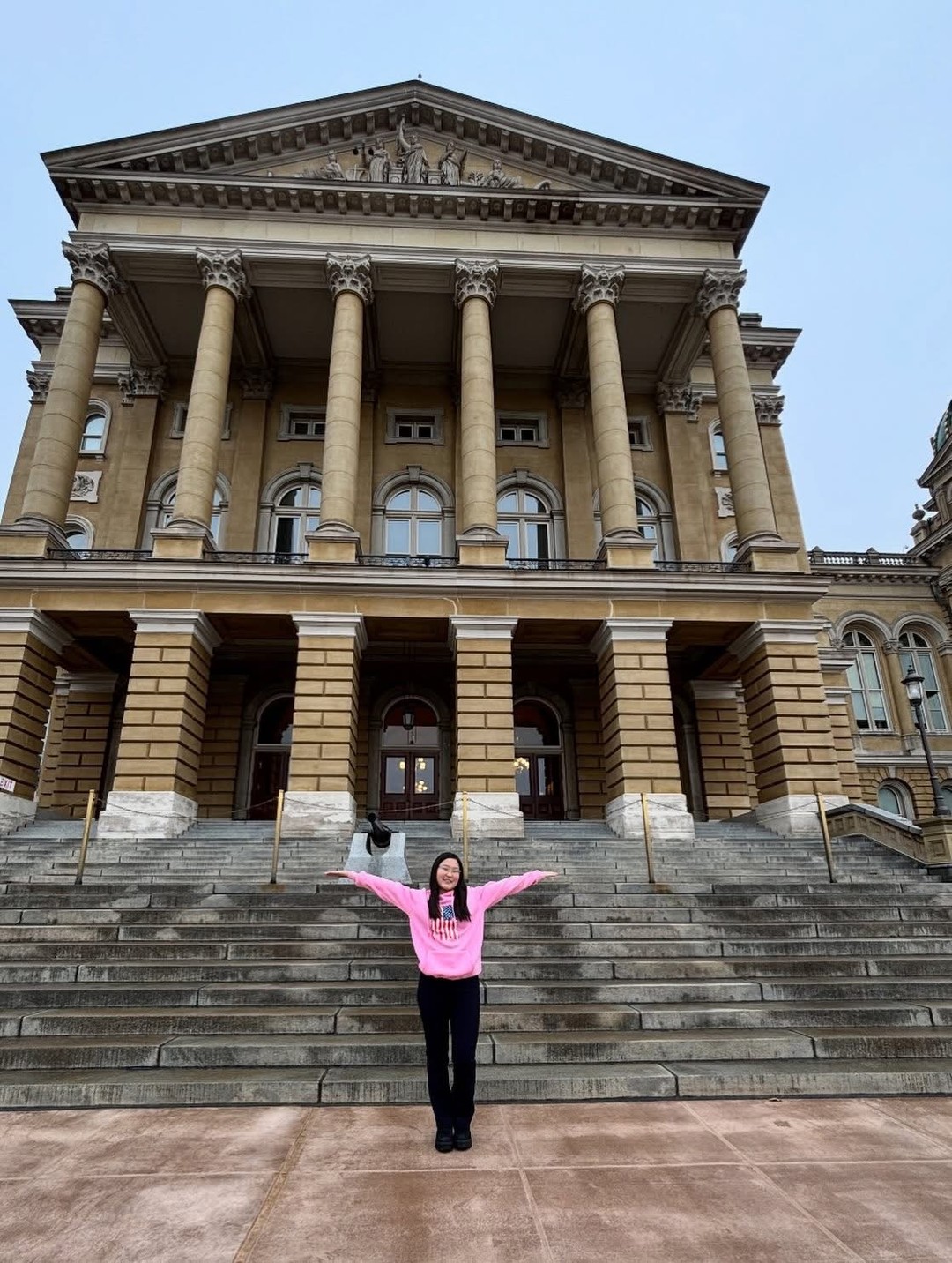 "Iowa state capitol 🤍 Today’s visit to the Iowa Capitol building reminded me how grateful I am to have the chance to experience American culture and history firsthand” - FLEX Student Emujin from Mongolia
#FLEXProgram #Exchangeourworld
