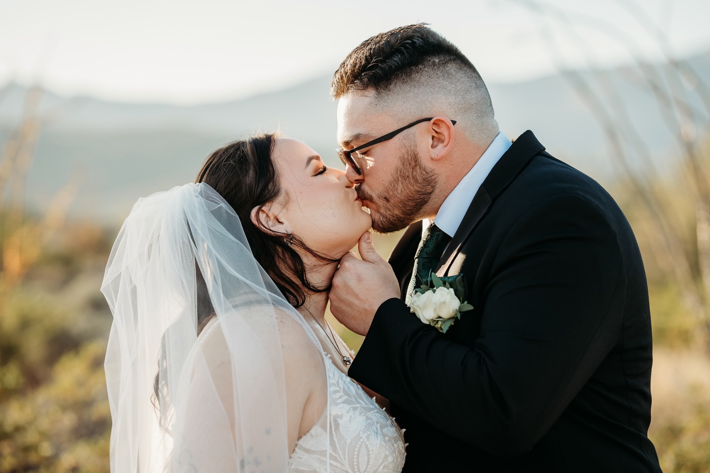 Love that feels steady, wild, and home,
even in the middle of the desert 🤍
.
.
#desertphotography #weddingphotography #weddingphotographer #weddingportraits #azphotographer @thevenueatchilleens