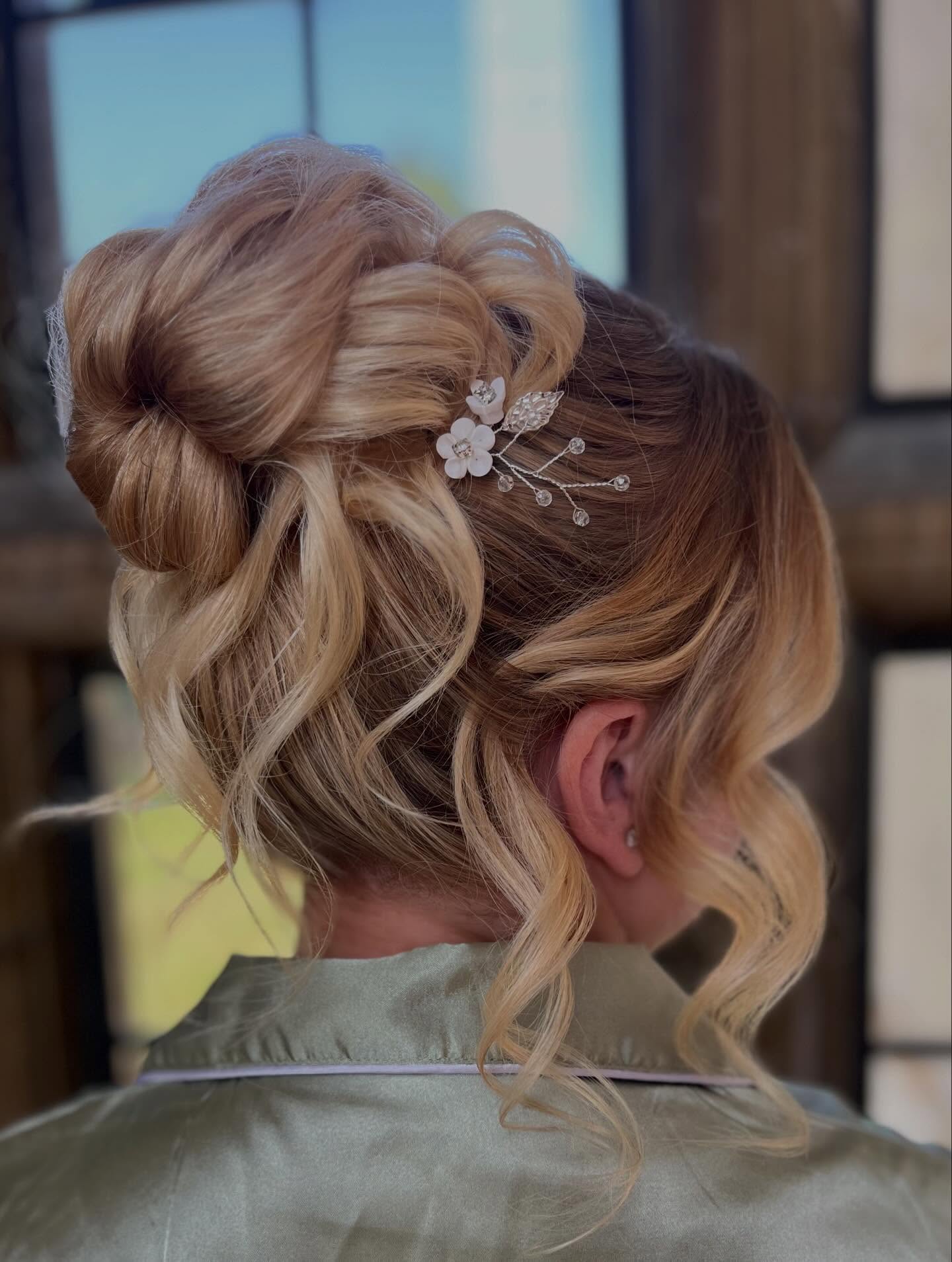 Gorgeous detailed bun
#bridalhairstylist #weddinghairinspo #leicesterweddinghair #weddinghairleicestershire #northamptonweddinghair