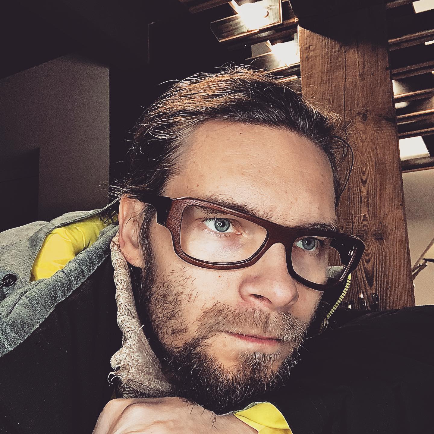 Mod: CO3
Material: Mahagoni, Räuchereiche
#adneum #brillenliebe #bergen14
#ausholz #woodglasses #geheimtippinbrandenburg