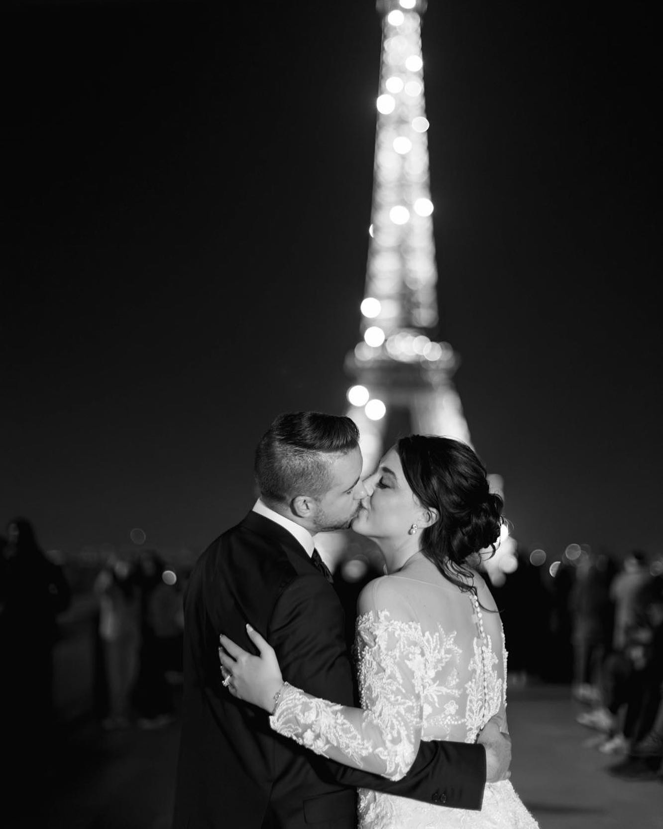 Wishing you all the most fabulous Christmas ✨ Here’s our beautiful @nat_wheeler and her beau, celebrating their love in Paris last weekend 🤍 thanks to the brilliant @camillajoyphotography for this spectacular shot.
_
Thanks to the talented team:
Photography :: @camillajoyphotography
Videography :: @italy_wedding_videographer
Venues :: @shangrilaparis + @hotellamaisonfavart
Hair + Makeup :: @alesiasolo_muah
Planning + Design :: @sarahthomasflorals
Stylist :: @guillaumebernardcreative
Florals :: @sarahthomasflorals
Celebrant :: @pariscelebrant
Cake :: @woodenspoonbycoralee
_
#pariswedding #weddingfloristfrance #pariselopement #elopementitaly #elopeinfrance #parisdreaming #parisweddingplanner #shangrilawedding