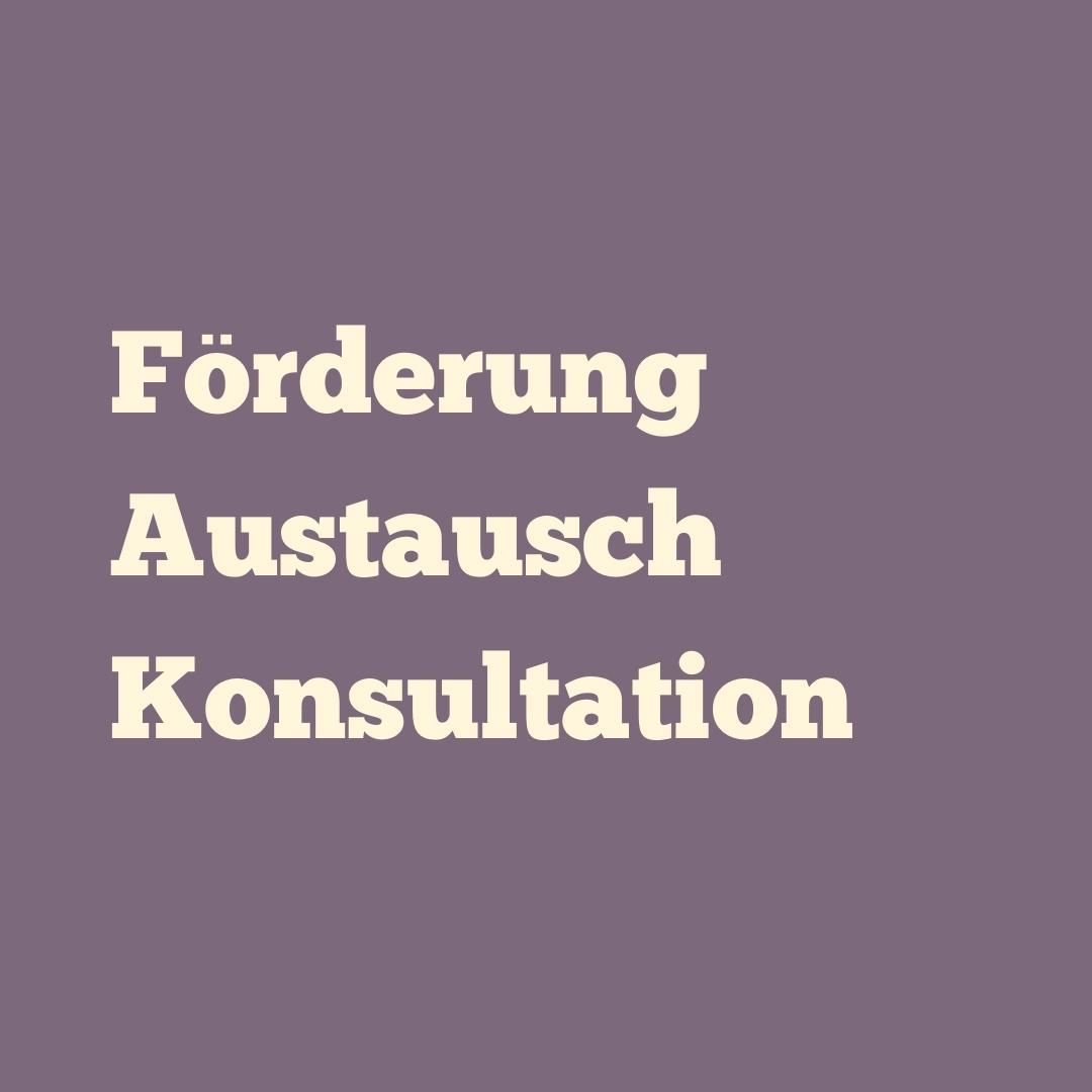 Wir fördern dich in alldem, was dich interessiert.
Wir fördern einander selbstverständlich fortwährend, unabhängig von der Berufserfahrung, denn bei uns gibt es nicht nur eine Einarbeitungszeit.
Wir sind auch außerhalb unserer wöchentlichen Fallbesprechungen in ständigem fachlichen Austausch untereinander und haben innerhalb unseres Teams jeweils ein oder mehrere Kolleg*innen je Behandlungsbereich, die aufgrund ihres KnowHows mit Rat und Tat zur Verfügung stehen.
Wir unterstützen einander zudem bei herausfordernden Behandlungen auf Wunsch auch durch konsultatorische Begleitung während einer oder mehrerer Therapieeinheiten.