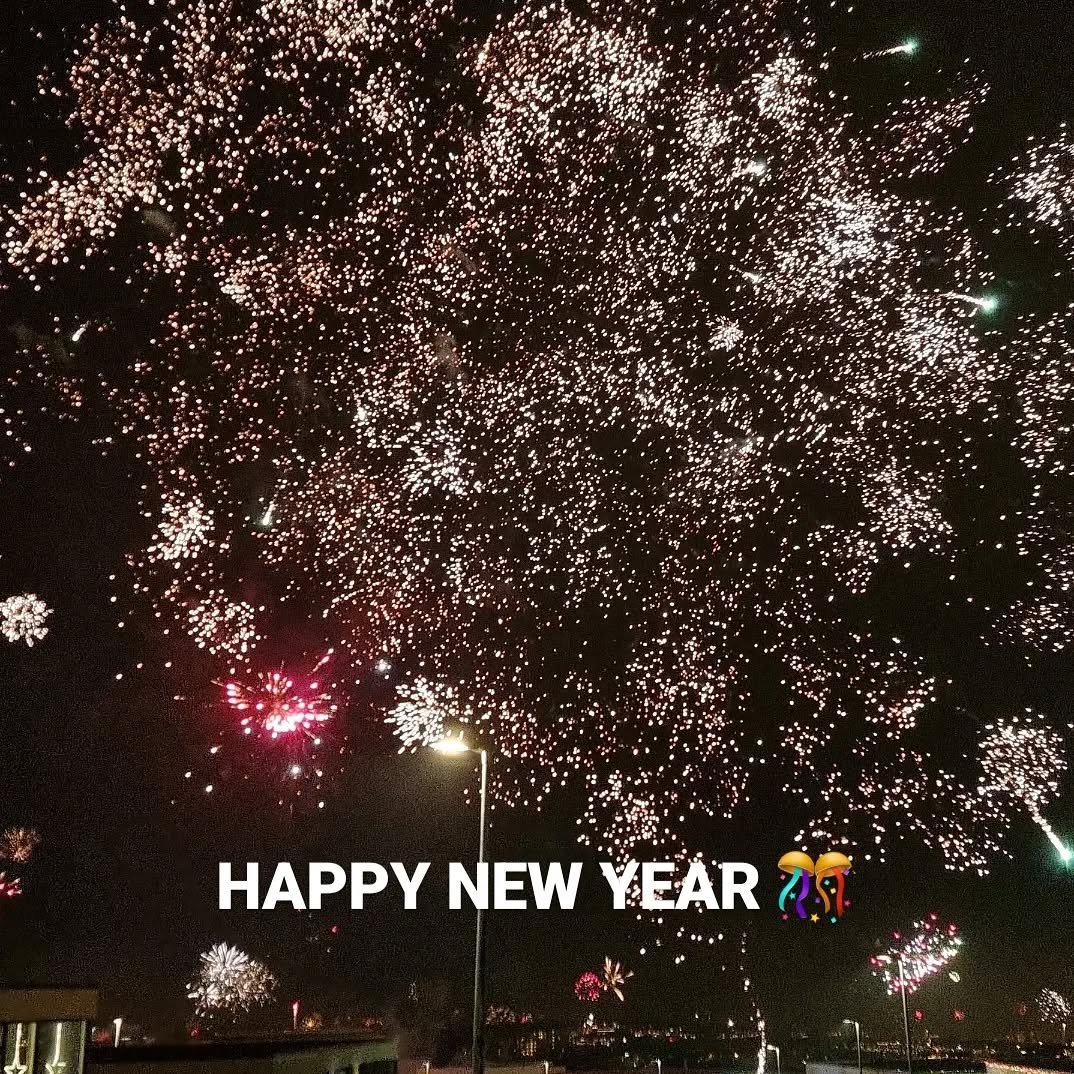 Happy new year ✅️2️⃣0️⃣2️⃣2️⃣🌟🎊