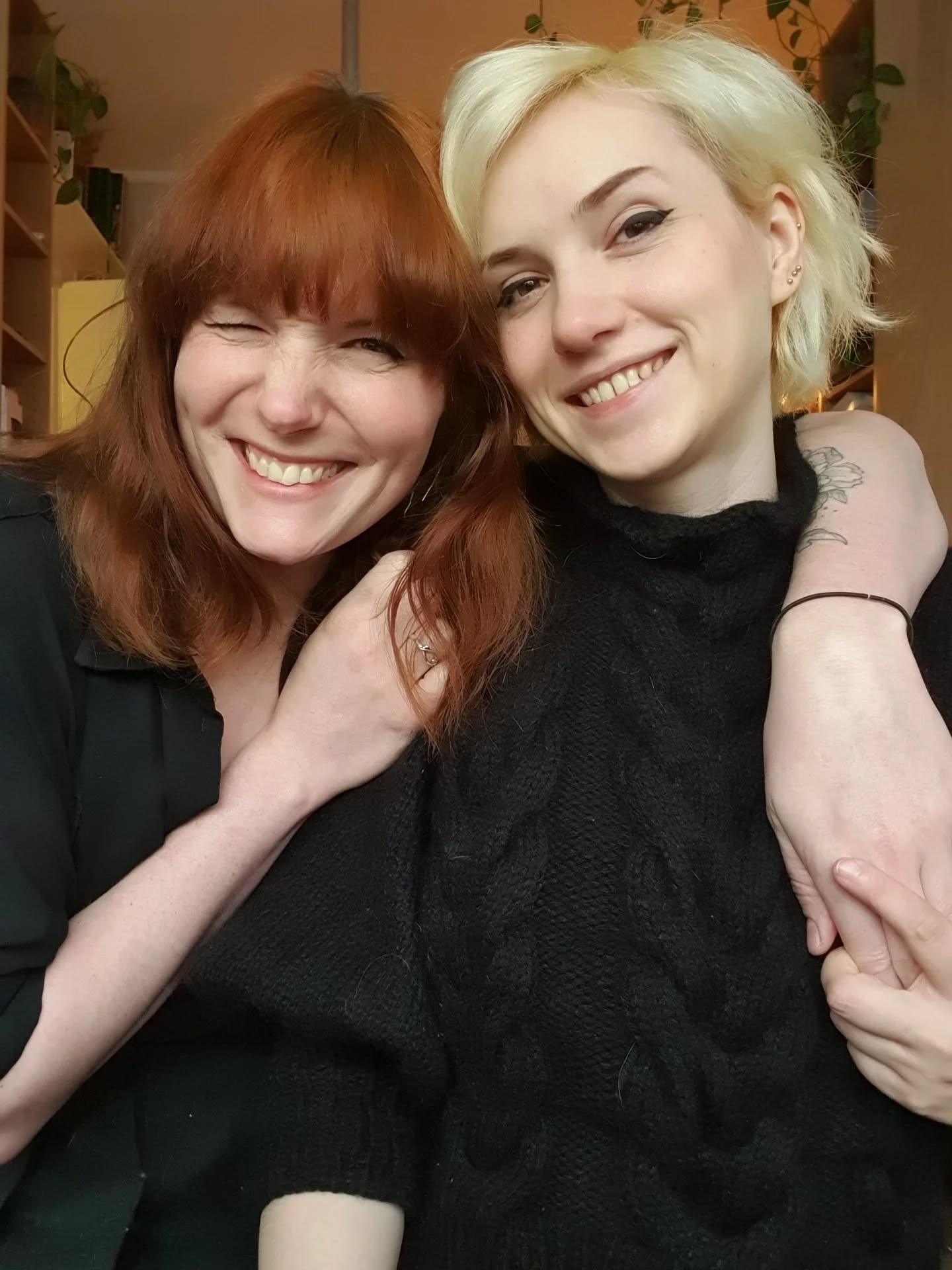 Aside from the insanity of the world, things have been really good lately ❤️🏳️🌈 We're trying to get back to it with regular YouTube filming and it's been going well so far!
Sending everyone so much love ✨️