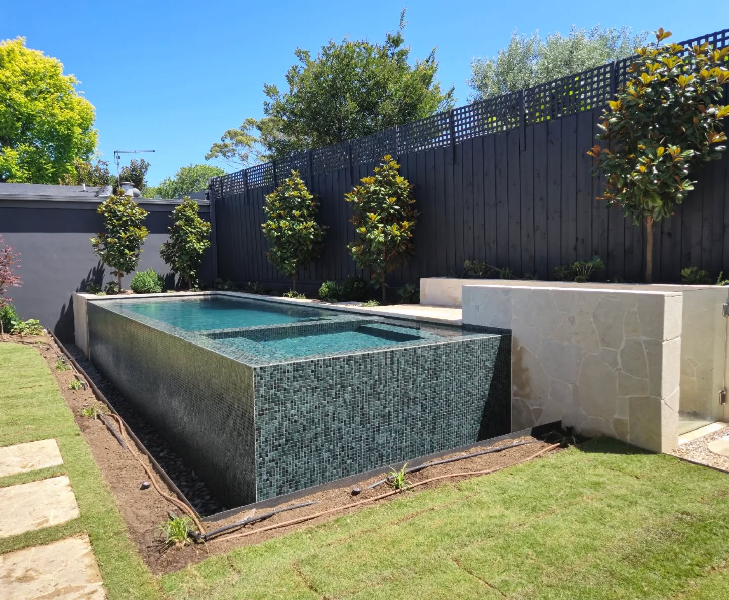 That's a wrap for 2024 ! 🥳🙏🏊♀️
A huge thankyou to our clients, our amazing team, subcontractors, and associated trades!
Our final project completed just in time for Christmas alongside one of @grhindconstructions elite luxury homes. Was a pleasure to work together on this build.
@grhindconstructions
@ecooutdoor
@carlogabrielegardens
@eastbrook_pools
@edge_steelfixing
@oasispooltiling
#wetedgepool
#infinitypool
#poolbuilder
#poolandspa
#cookeindustries
#fluidra
#landscapedesign
#landscape
#bayside
#baysidepools