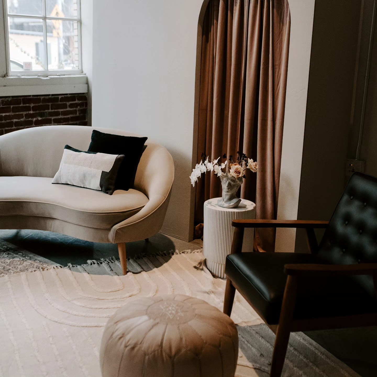 Create your space ✨️ 💛
#everettwest #artemisfoods #pdx #foodie #thepearl #pdxparty #oregonwedding #partyinportland #portlandia #pdxevent #portlandvenue
‐‐----------‐----------------------------------------------------------------
Book an event at our venue. Great for any occasion: business, birthday, wedding, dance party, fundraisers and more! In house caterer @artemisfoods. Bring your imagination! For more information, link in bio.