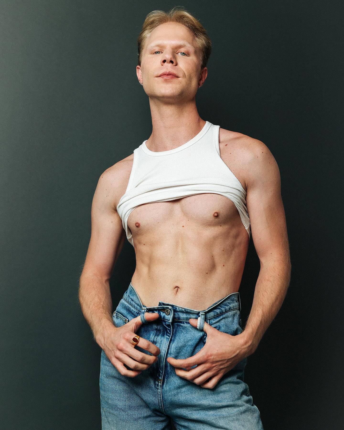 My eyes are up here
๐ธ: @samuelpickart is so incredibly gifted