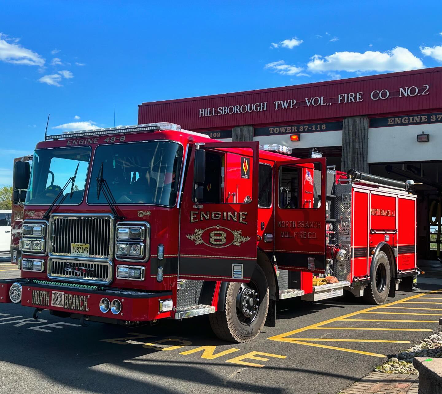 Engine 8 w/ 6 volunteers covered Hillsborough Twp from around 1230-430 this afternoon while they operated at a structure fire. The crew stood by alongside Squad 24 (Country Hills) & Truck 57 (Somerville). Engine 8 handled 1 call with Engine 37 before returning back to town.
An additional 5 members from NBVFC staffed Engine 3 from Station 49 providing coverage to Branchburg & Bridgewater during that time.