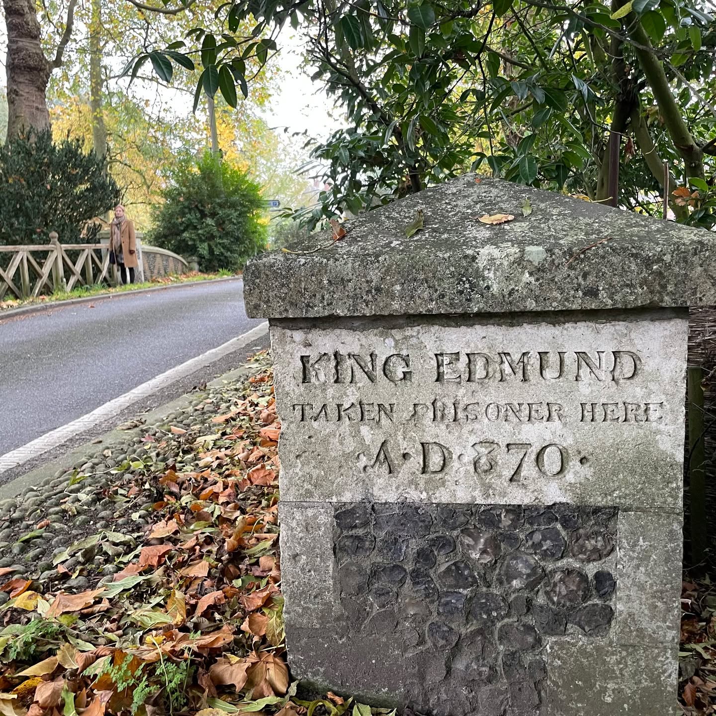Today is St Edmund's Day!
.
The history of King Edmund (and the myths surrounding his death and afterlife) are everywhere you look here in the town that was named after him, Bury St Edmunds. The symbols of the crown, the wolf and the arrows seem to be on every building, sign and company logo.
.
However, to learn more about the legend of St Edmund, we left Bury St Edmunds to spend a day exploring Hoxne, one of the many locations that have a claim to being the site of Edmund's martyrdom, and certainly the one with the longest tradition.
.
This photo of Goldbrook Bridge in Hoxne is supposedly the site at which Edmund was taken prisoner by invading Danes.
.
You can find the link to the blog post we wrote about our visit on our profile.
.
.
.
.
.
.
#stedmundsday #suffolk #saintsday #stedmund #eastanglia #visitsuffolk #autumn #fall #eastofengland #hoxne