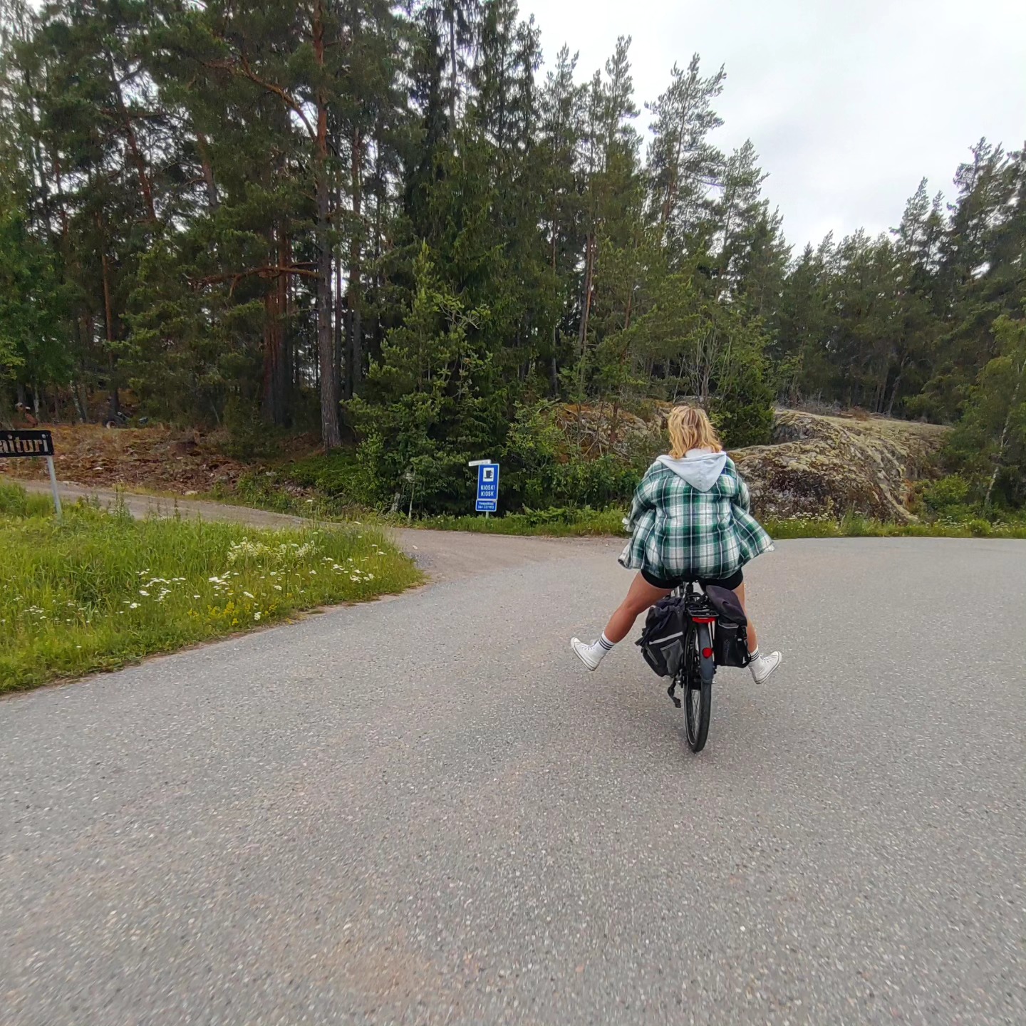 Rullaillen kiskalle!
#kesä #loma #pyöräretki #sähköpyörä