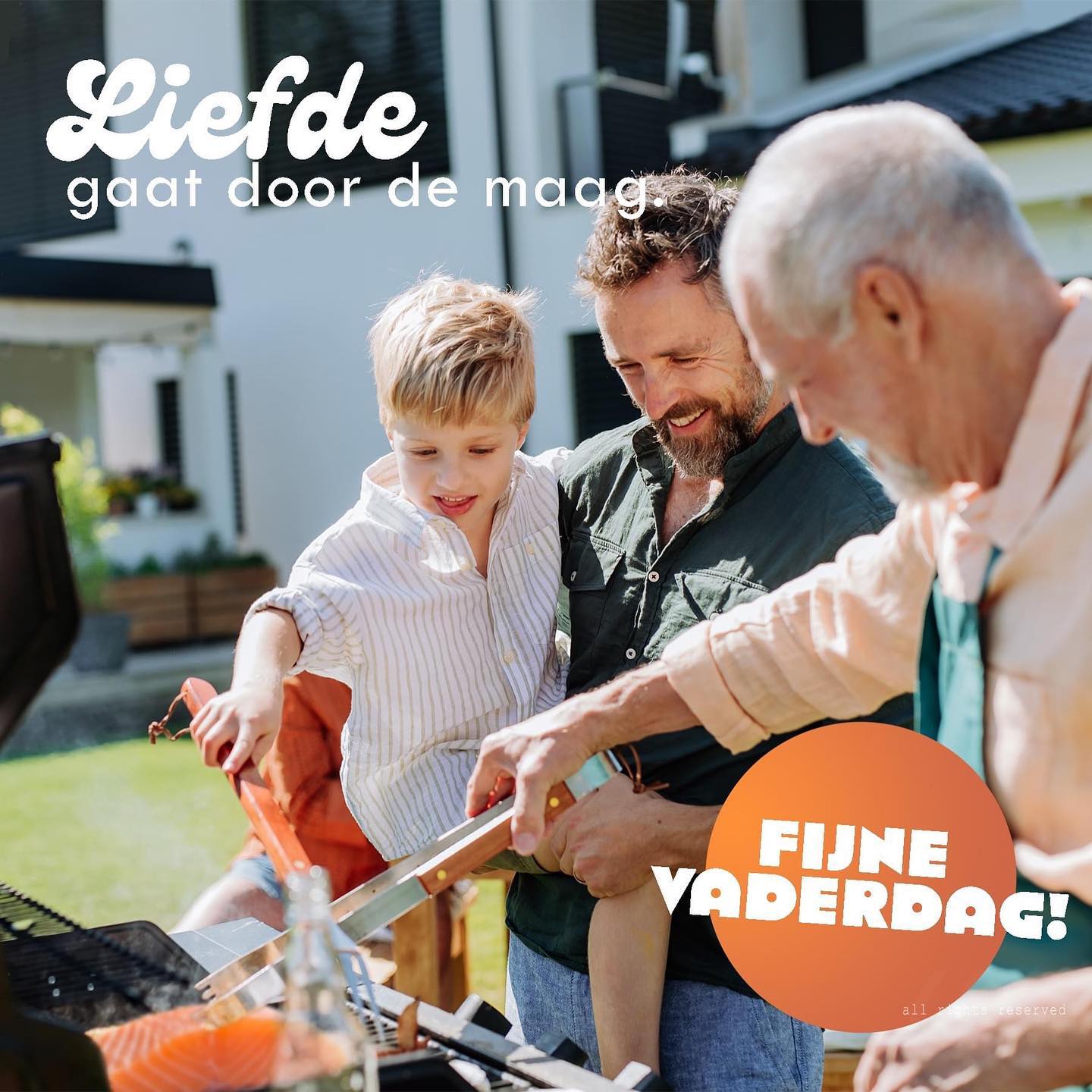 🎣🍽️ Liefde gaat door de maag, en wat is er nu lekkerder dan heerlijke vis op Vaderdag? 🎉
Morgen is het Vaderdag! Verwen je vader met een smakelijk cadeau! 🐟💙 Of hij nu van gegrilde zalm, knapperige kabeljauw of sappige garnalen houdt, wij hebben de allerbeste vissoorten voor een onvergetelijke maaltijd. Bestel jouw viswensen en haal af in onze visspeciaalzaak 🎣