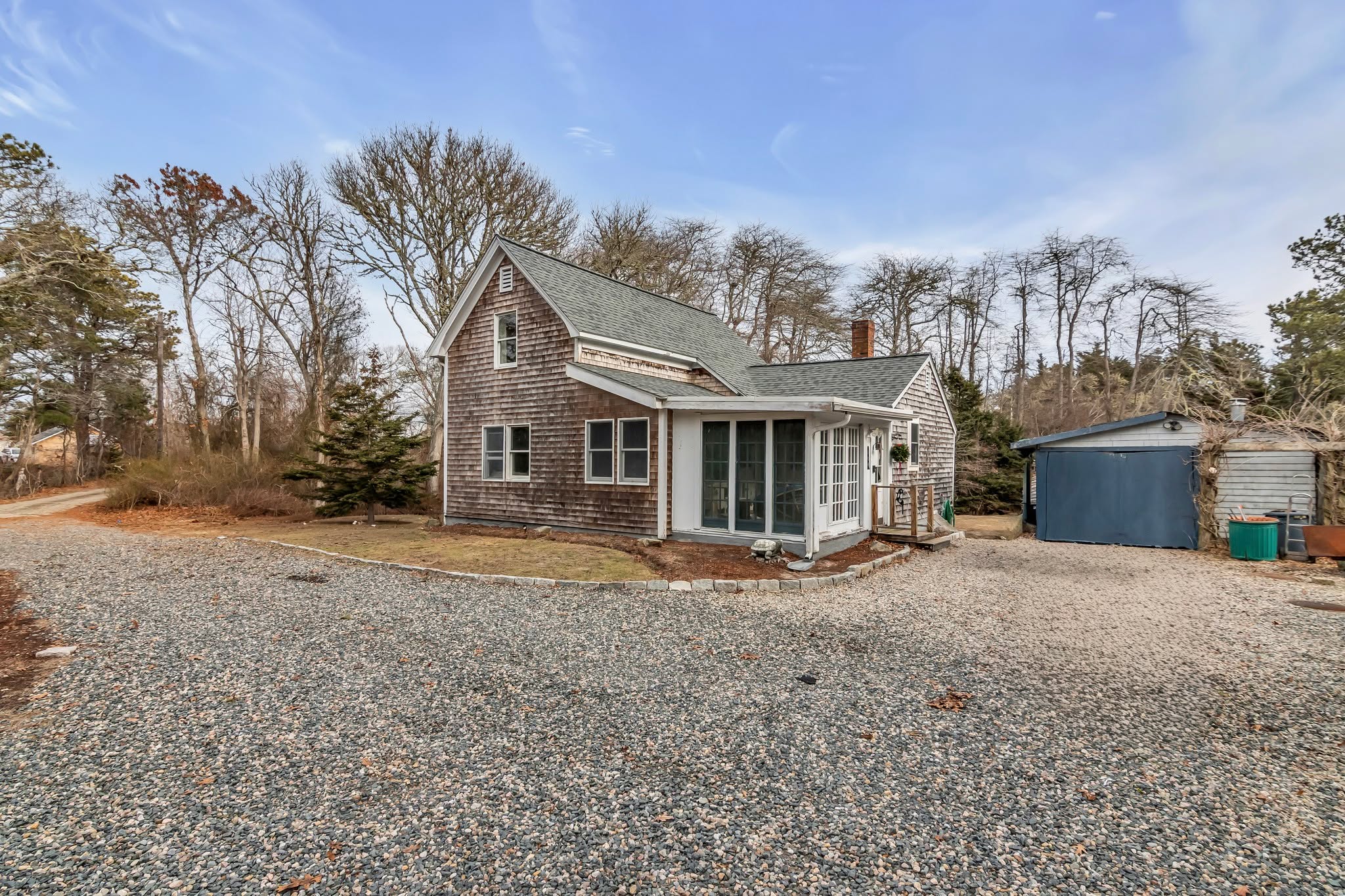 Surrounded by conservation land, this Cape Cod farmhouse feels like your own quiet escape. Peace, privacy, and nature at every turnโyet beaches, shops, and highways are just minutes away. This is where calm living meets convenience.
.
.
.
.
.
#CapeCodFarmhouse #ConservationLandHome #RealEstatePhotography #Massachusettshomes
#JMrealestatephoto
