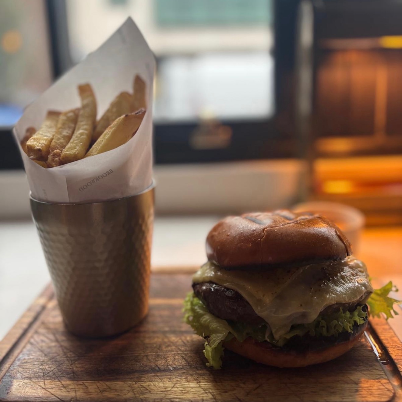 Comfort food - Brookwood style 🍔
Weather like this calls for one thing and one thing only- comfort food!
Our juicy Wagyu beef burger and crispy homemade fries are the perfect combination for a quick bite to eat during lunch!
Book your table today and experience the best beef and hospitality money can buy!
#Burger #Comfortfood #Wagyu #Homemade #Brookwooddublin