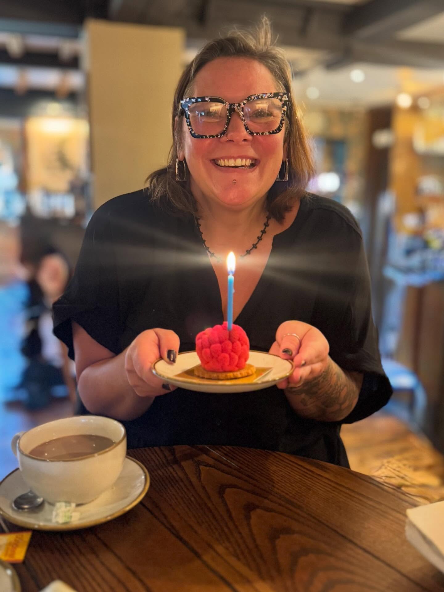 HAPPY 1st BIRTHDAY TO OUR SALON!!
I spent the morning drinking tea with my fabulous team… I can’t believe I get to say my team!! And what a team they are, Rosie, Charlotte Amy and me sure can talk 😂
This cake BTW is incredible and from @awakencafeuk defo check them out!
I’m so excited for this year and to start we have -
• Charlotte starts Feb 10th
• Organic colour available now
• Spring sale 28th Feb
• Head massage training
Year 2 is going to be INSANE!
#curlspecialists #salon #curlysalon