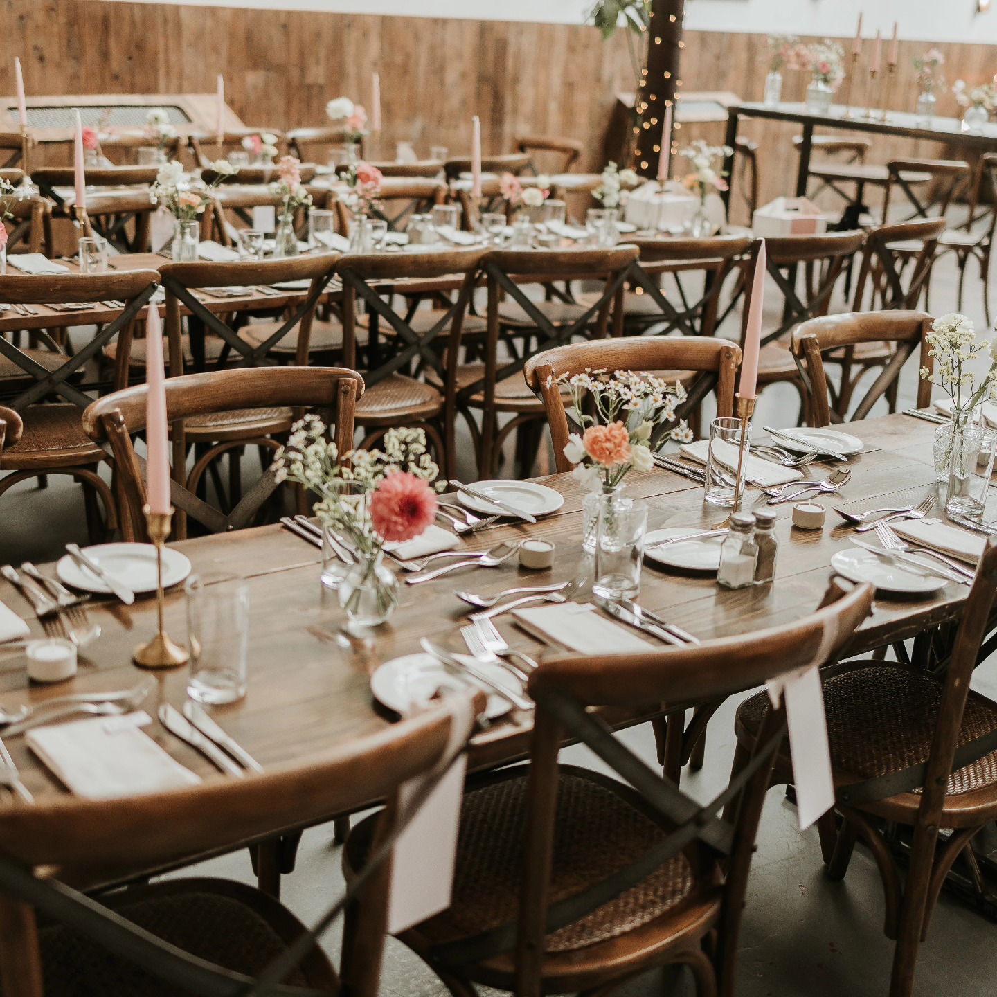 A little snap from Rosie & Ben's day that we styled back in July. The blush and gold palette worked perfectly with the wood backdrop of the venue. Simple, understated, gorgeous.
Photography @sophieruckphotography
Venue @therivermillvenue
Florals @torimayfloral
#twoeightone #realwedding #goldandblush #tablescape #weddingstyling #weddingstylist #eastmidlandsweddingsupplier