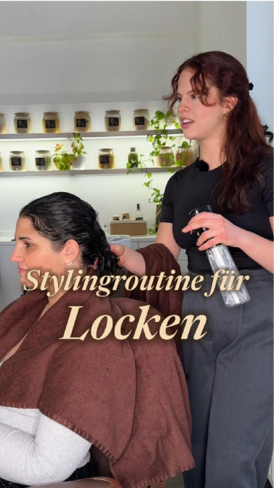 Für noch mehr Tipps für deine Locken findest du unsere Onlinekurse auf lockenelite.at ✨
#naturfriseur #lockenelite #lockenfriseur #vegan #locken #wien