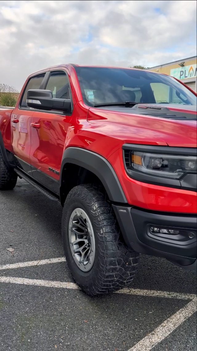 Encore un Dodge RAM TRX qui passe entre nos mains ! Cette fois-ci rouge mais avec tout autant de défauts.
Au programme Detailing intérieur et extérieur complet.
Correction des défauts et protection longue durée de la carrosserie et des jantes ainsi que des plastiques extérieur.
Devis gratuit via WhatsApp au 0782560260 ou sur info.dipcolor@gmail.com.
Www.dipcolor.fr
#detailing #toulouse #supercars #polish #dodge